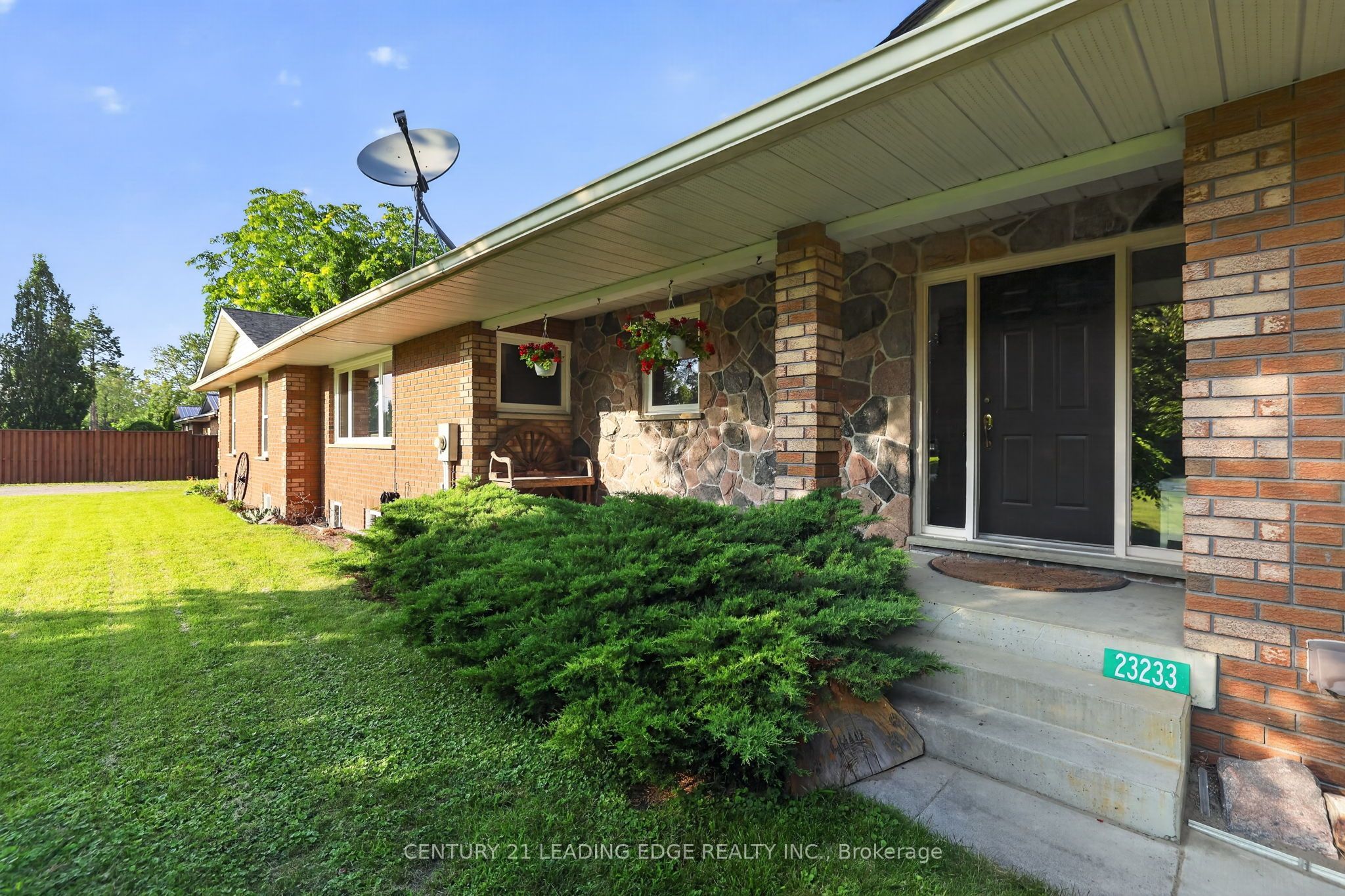 23233 Miles Road Property Photo 4