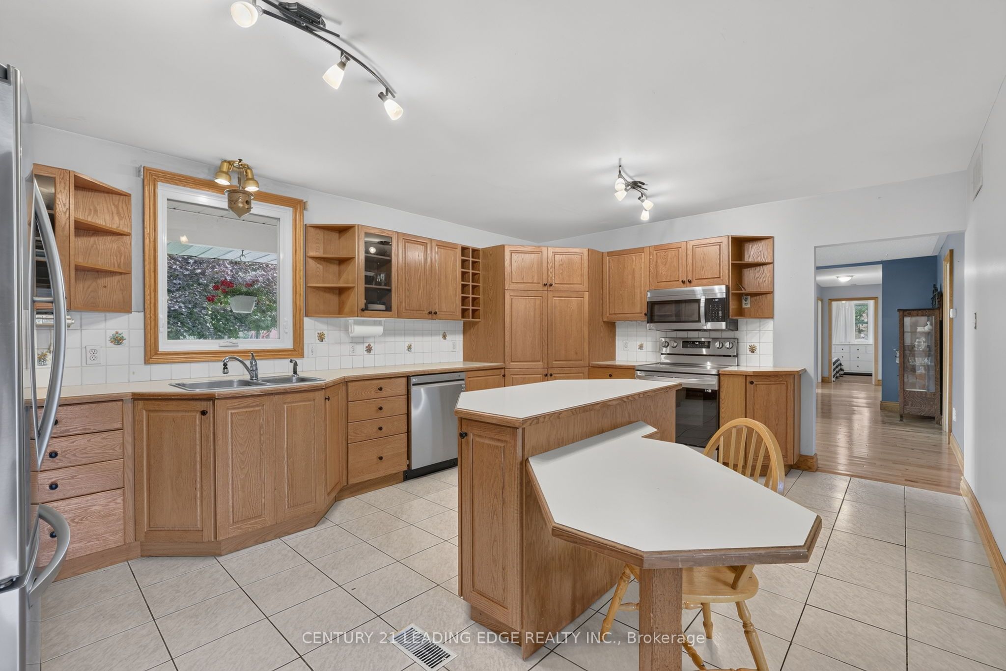 23233 Miles Road Property Photo 7