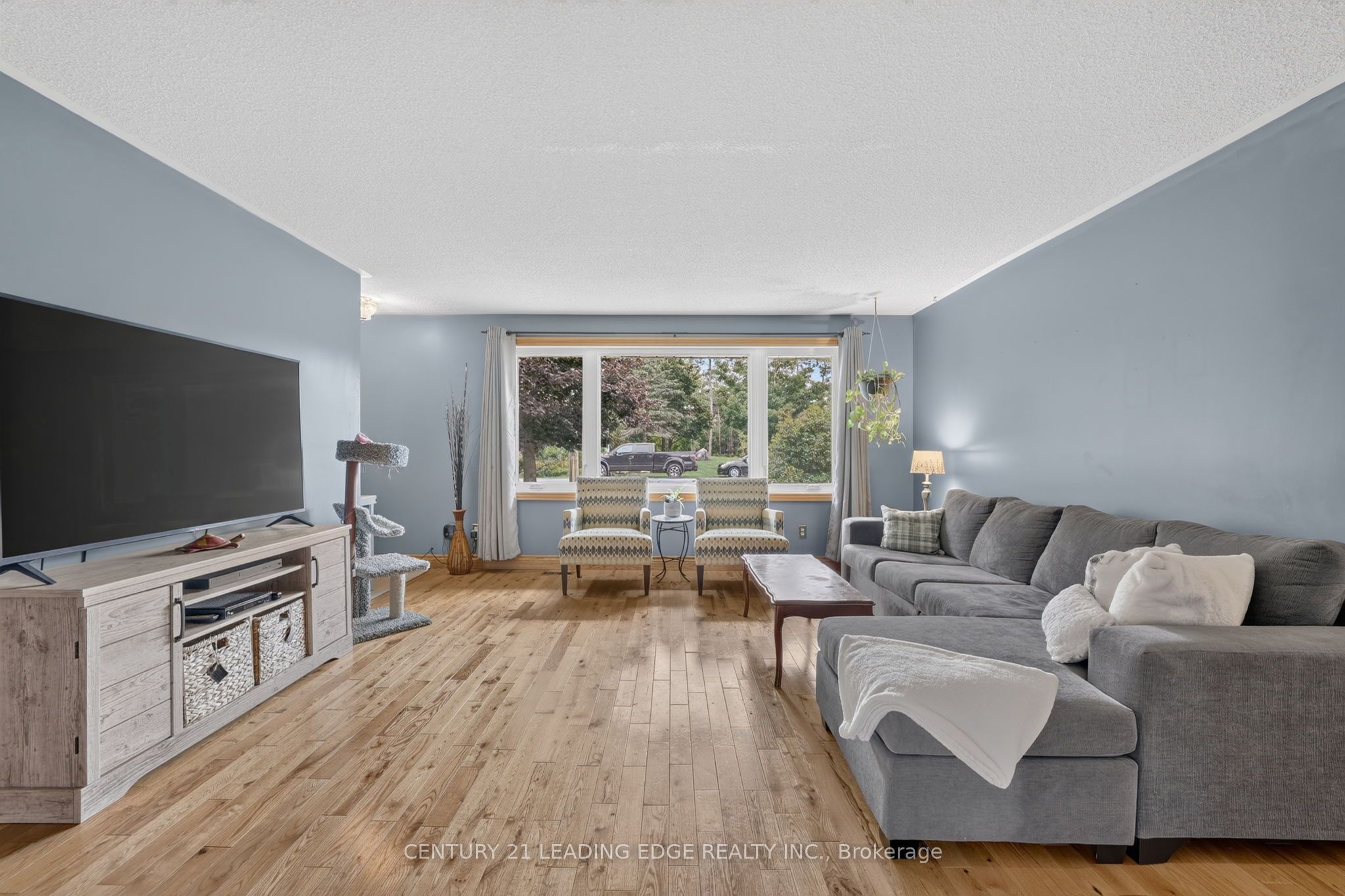 23233 Miles Road Property Photo 11