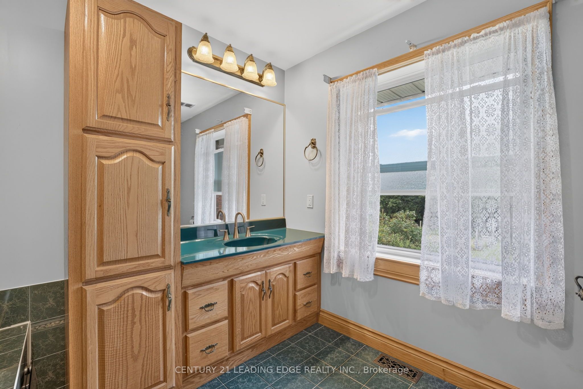 23233 Miles Road Property Photo 16