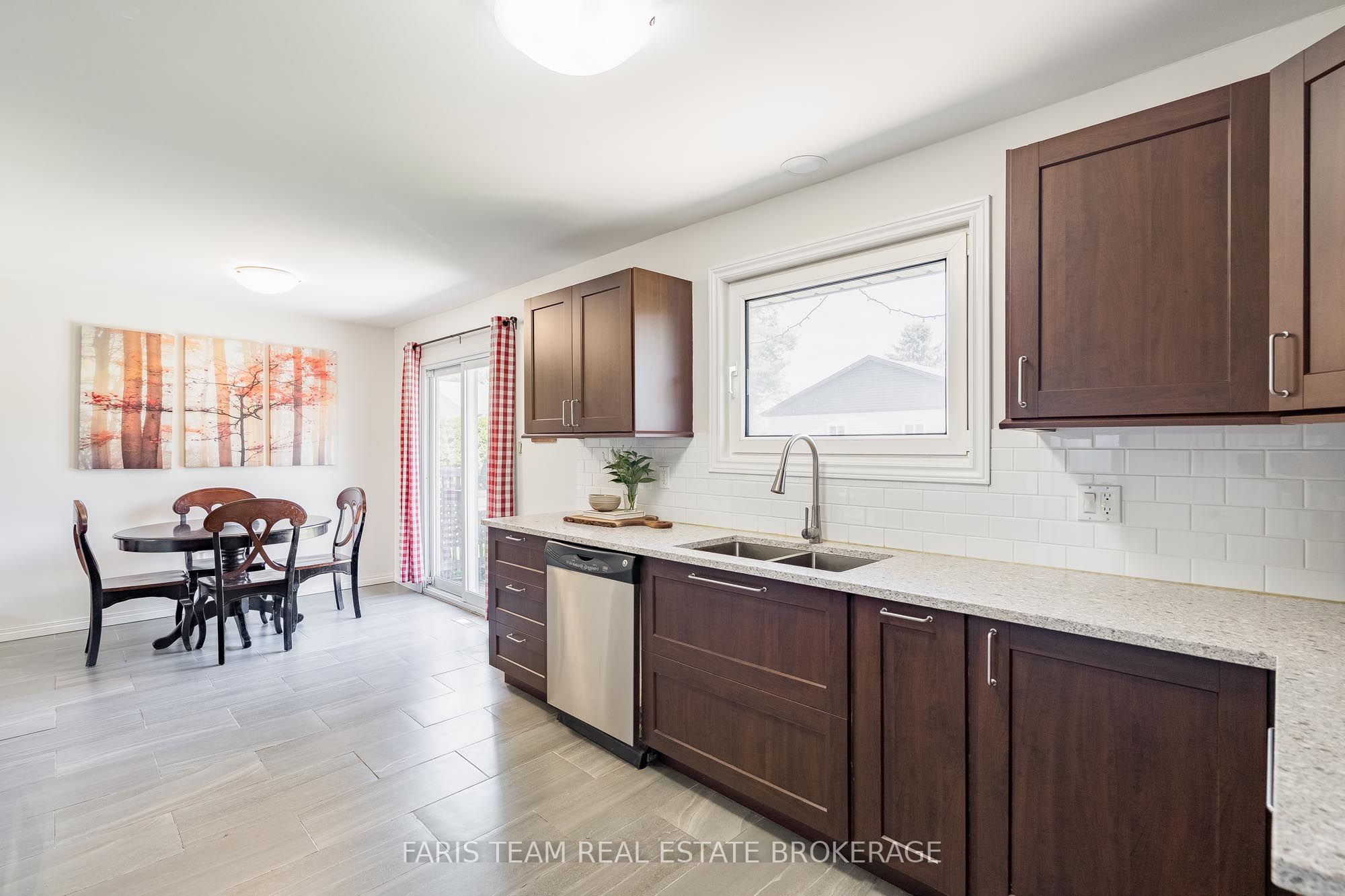 201 Parkside Crescent Property Photo 7