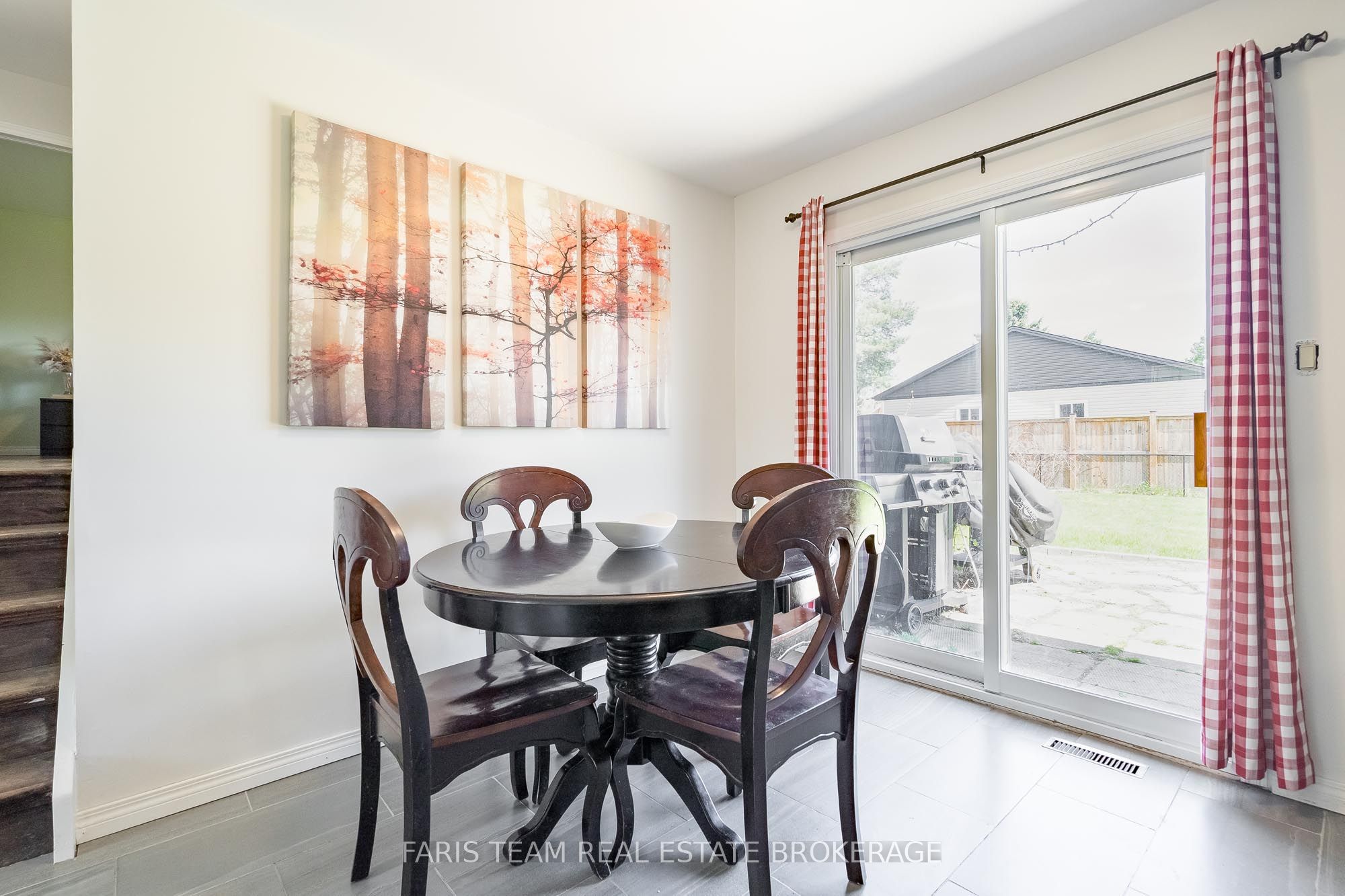 201 Parkside Crescent Property Photo 9