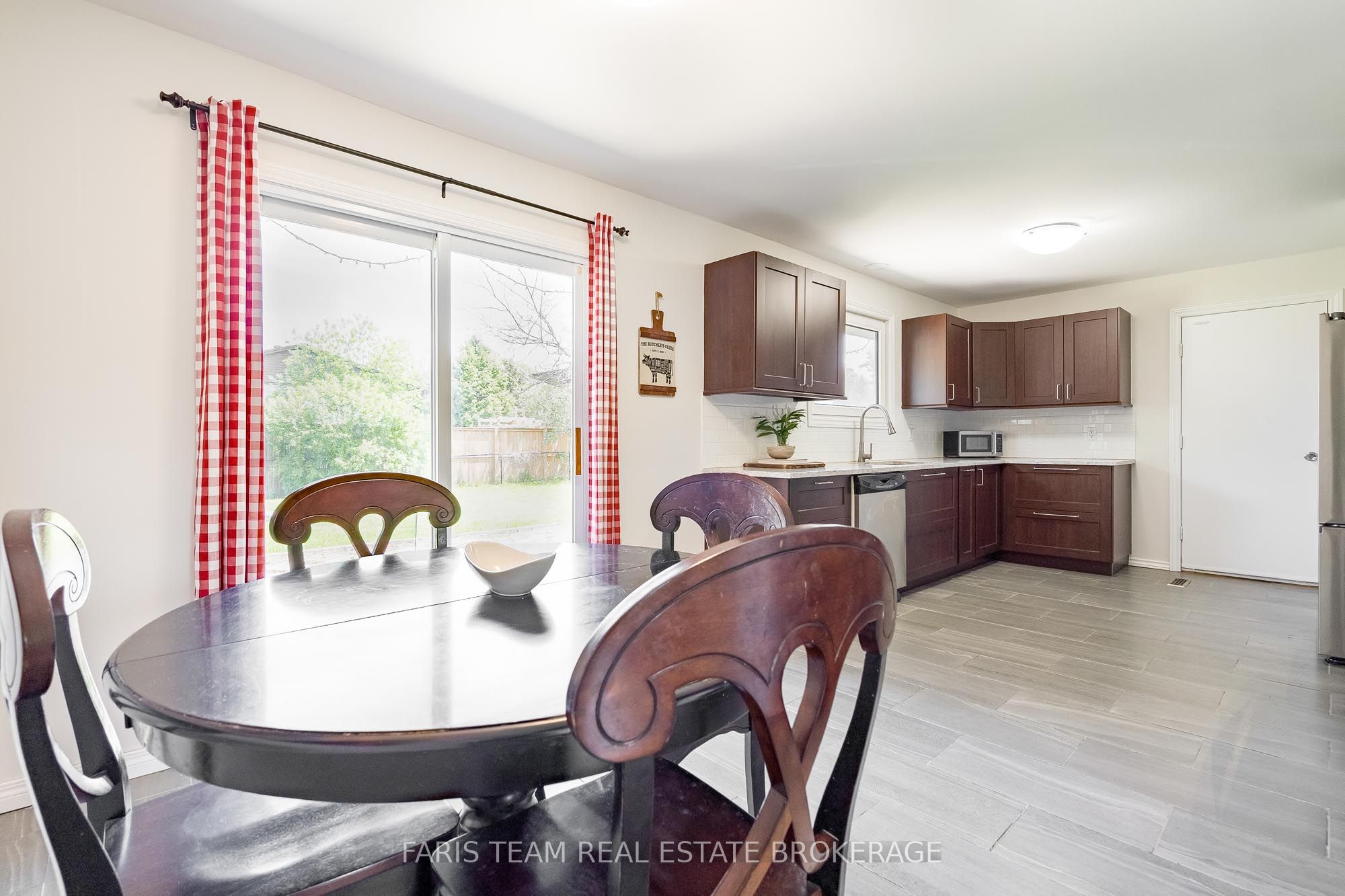 201 Parkside Crescent Property Photo 10