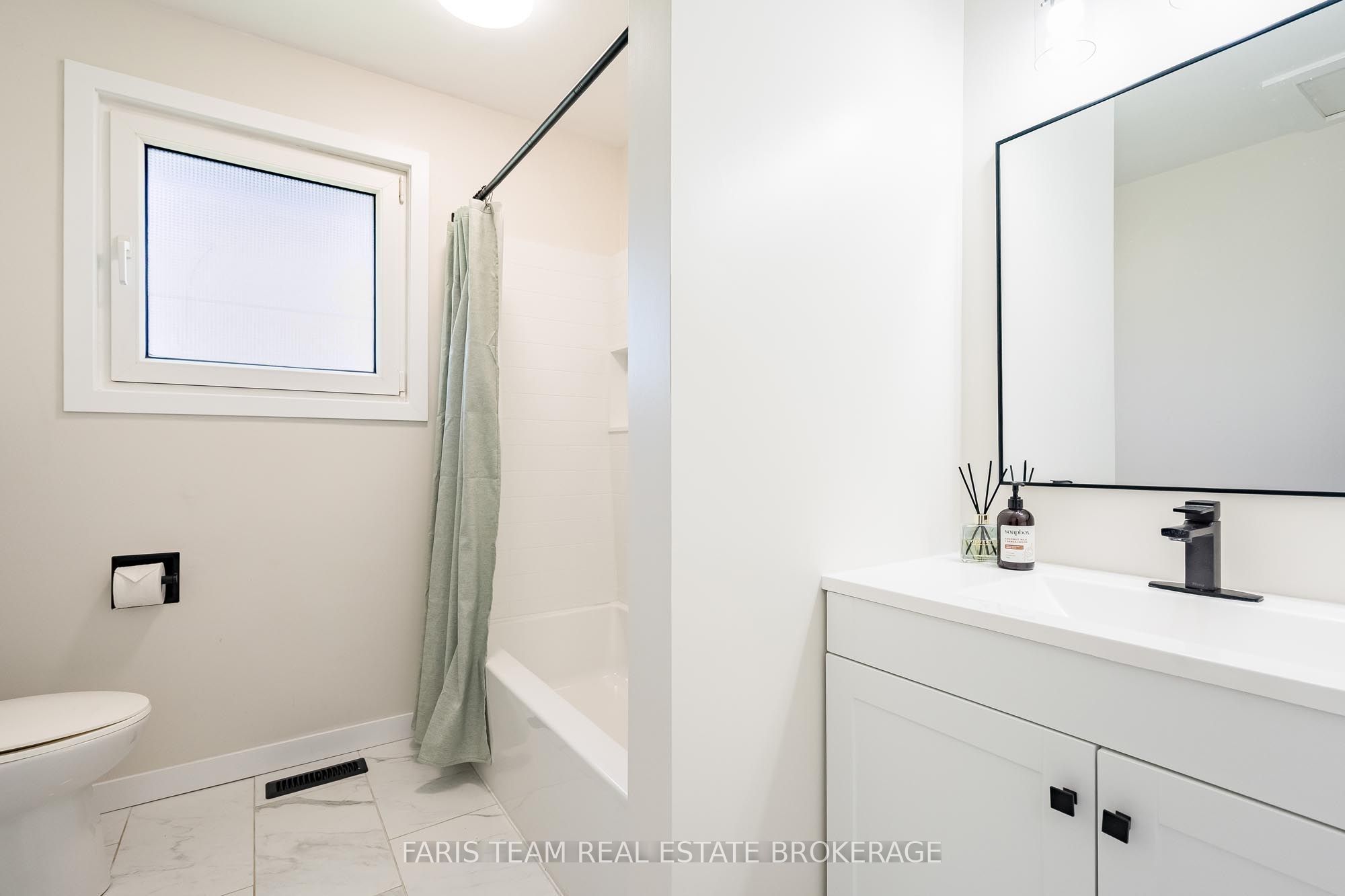 201 Parkside Crescent Property Photo 17