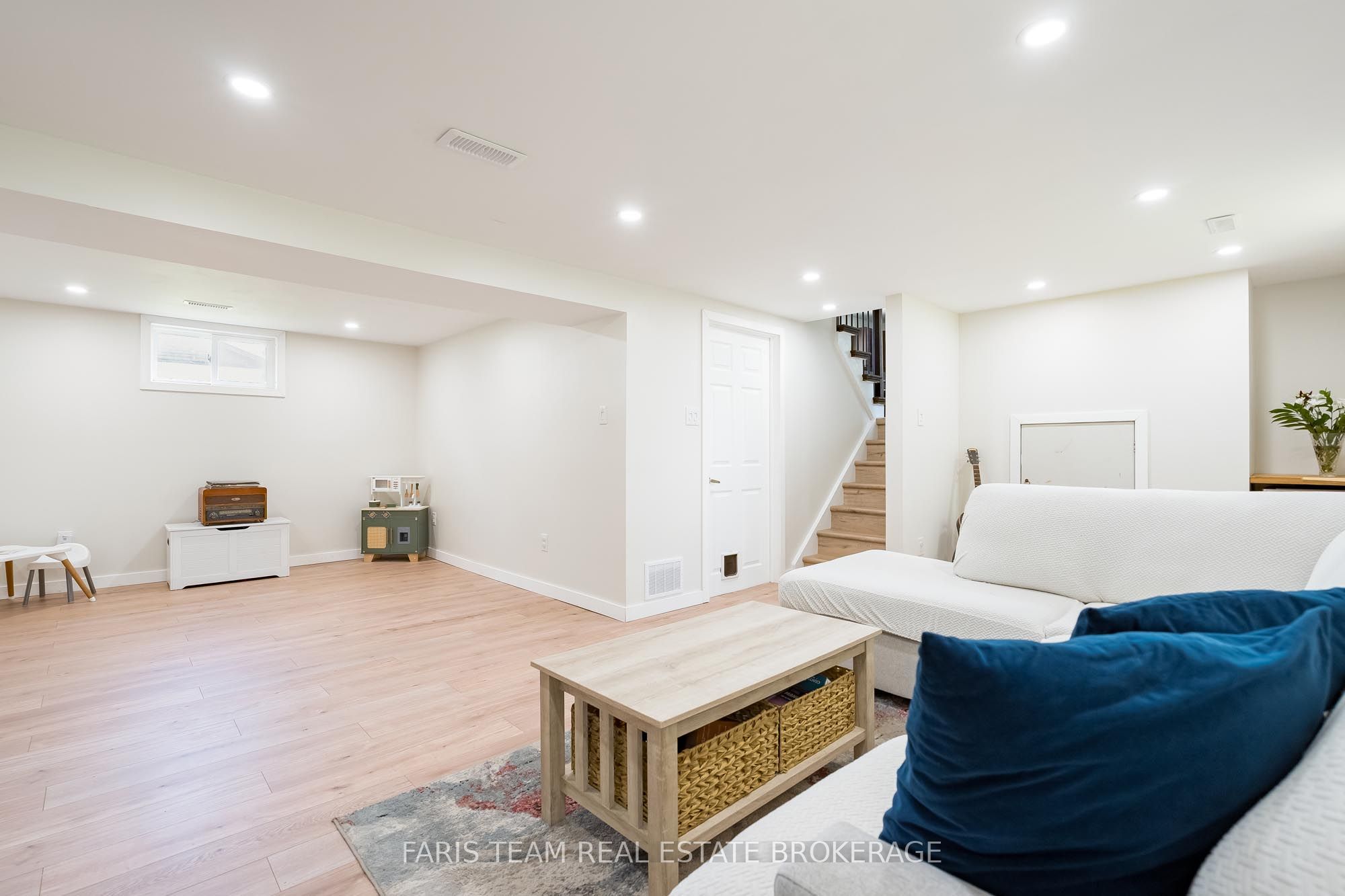 201 Parkside Crescent Property Photo 21