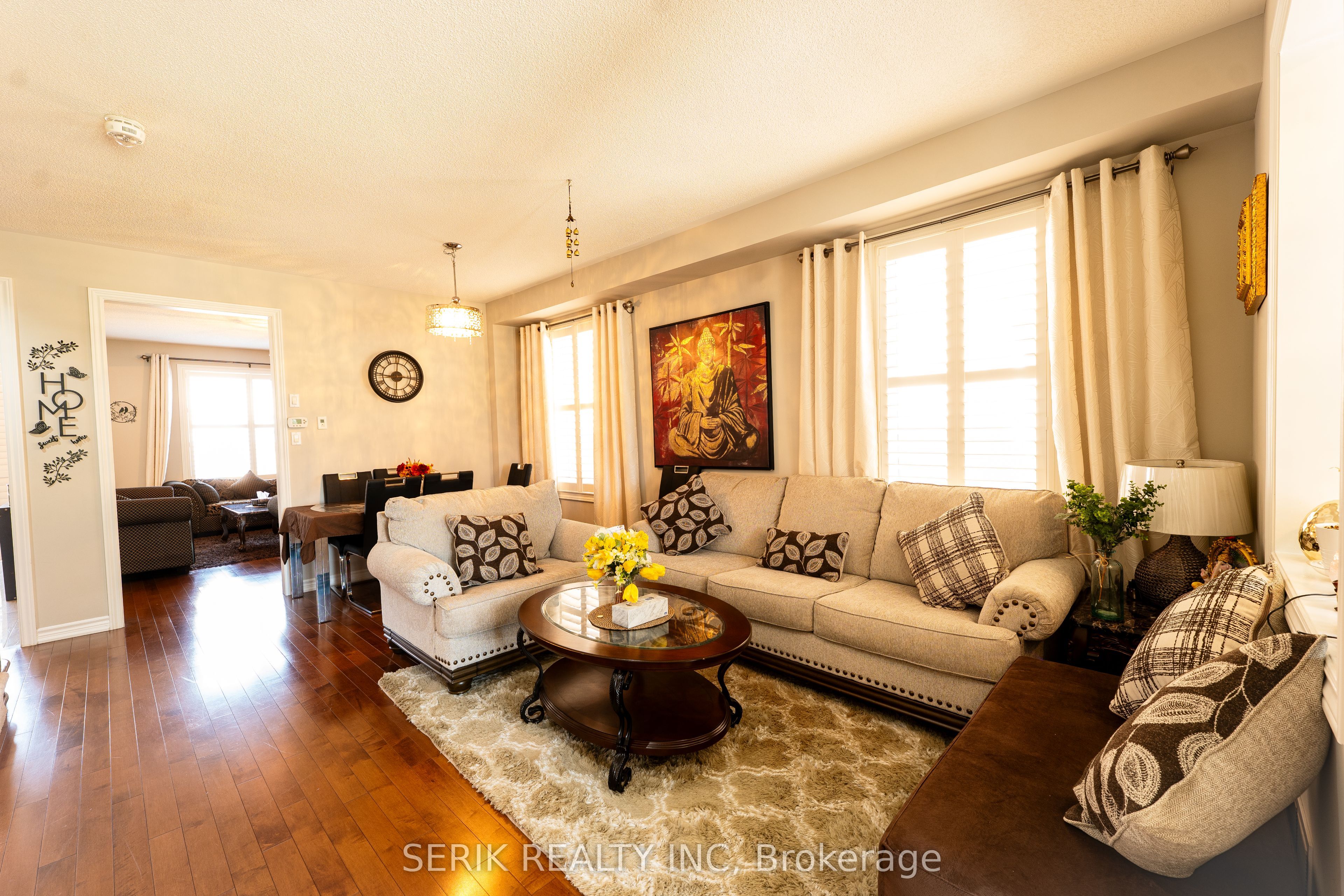 12 Gunning Crescent E Property Photo 4