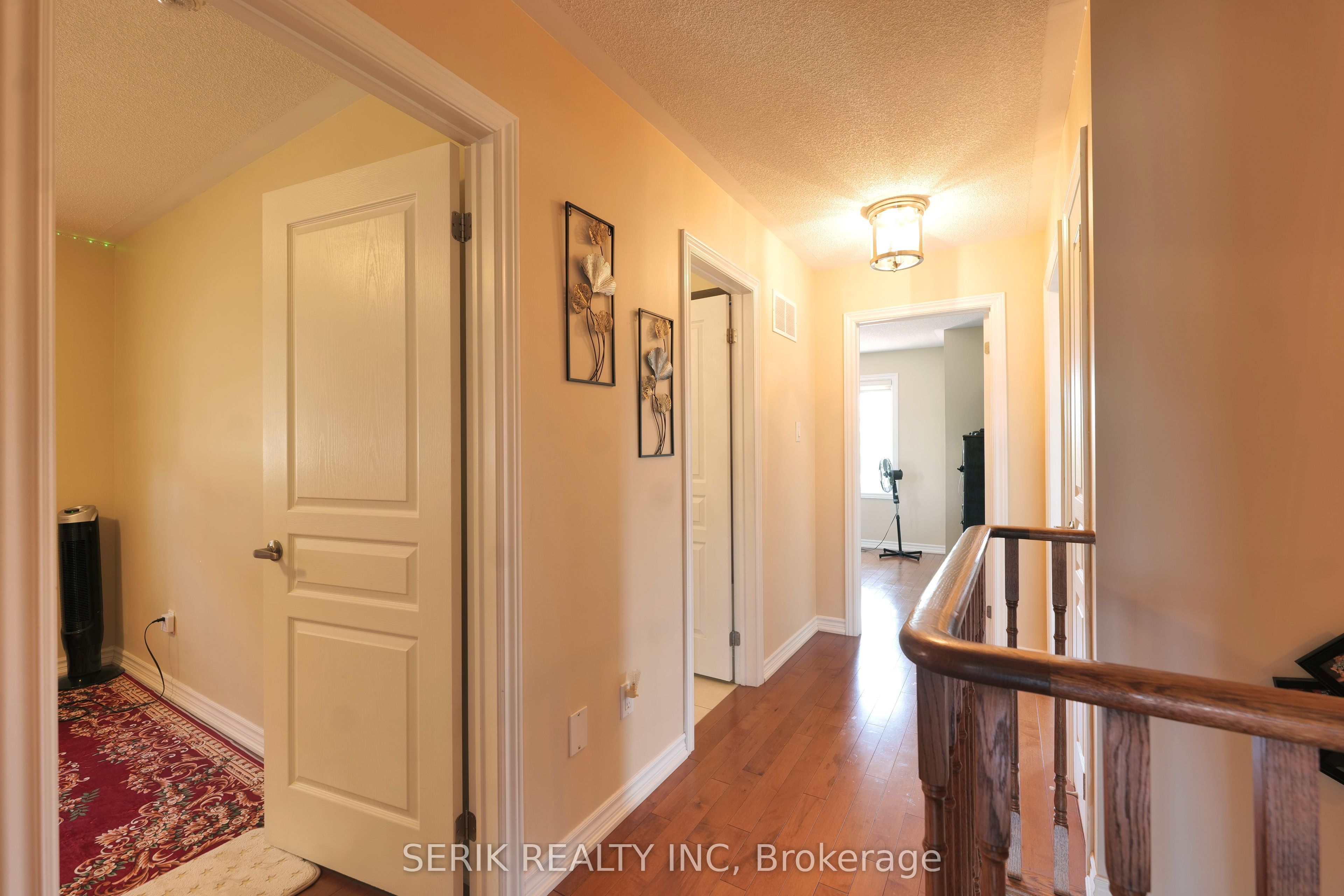 12 Gunning Crescent E Property Photo 8