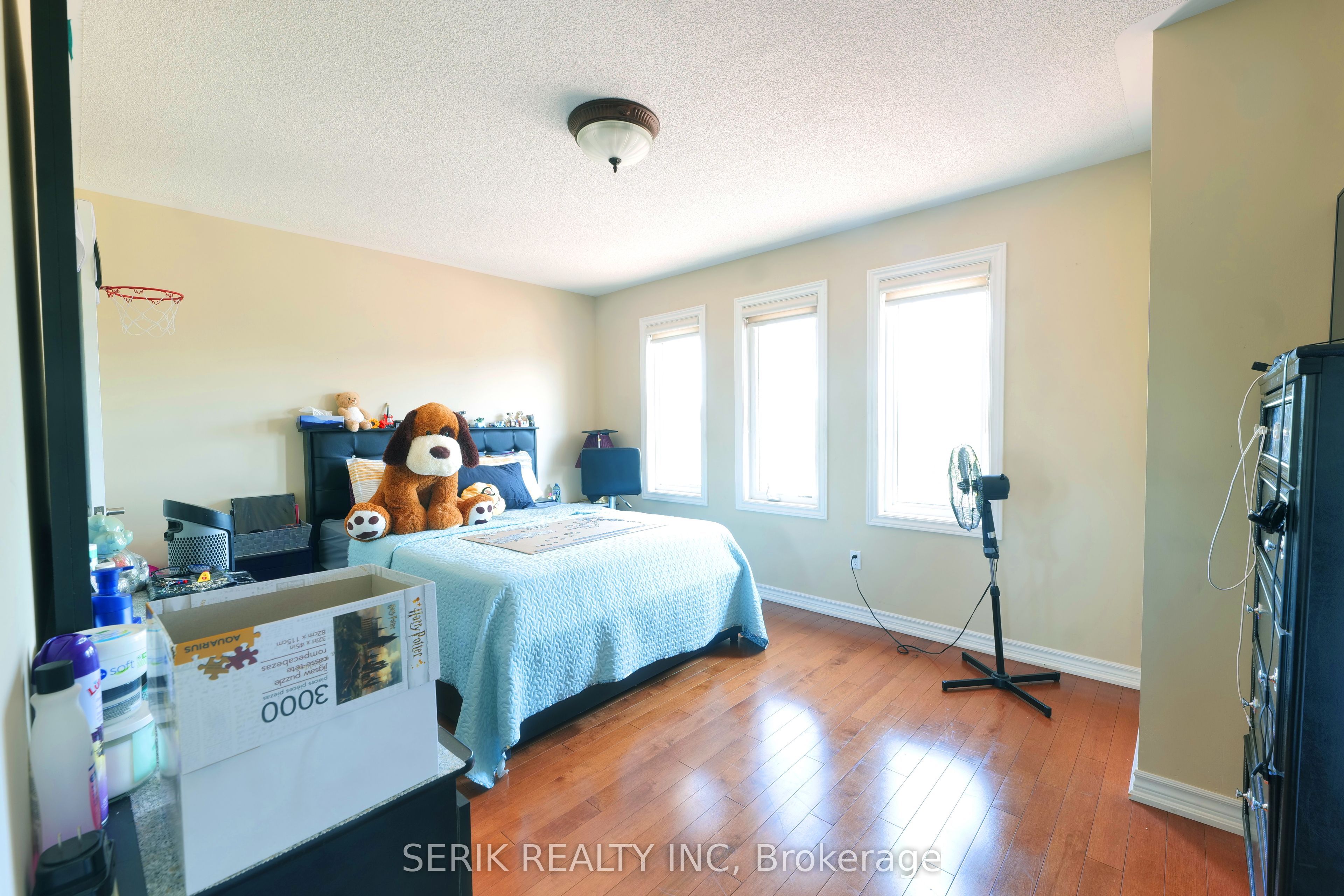 12 Gunning Crescent E Property Photo 9