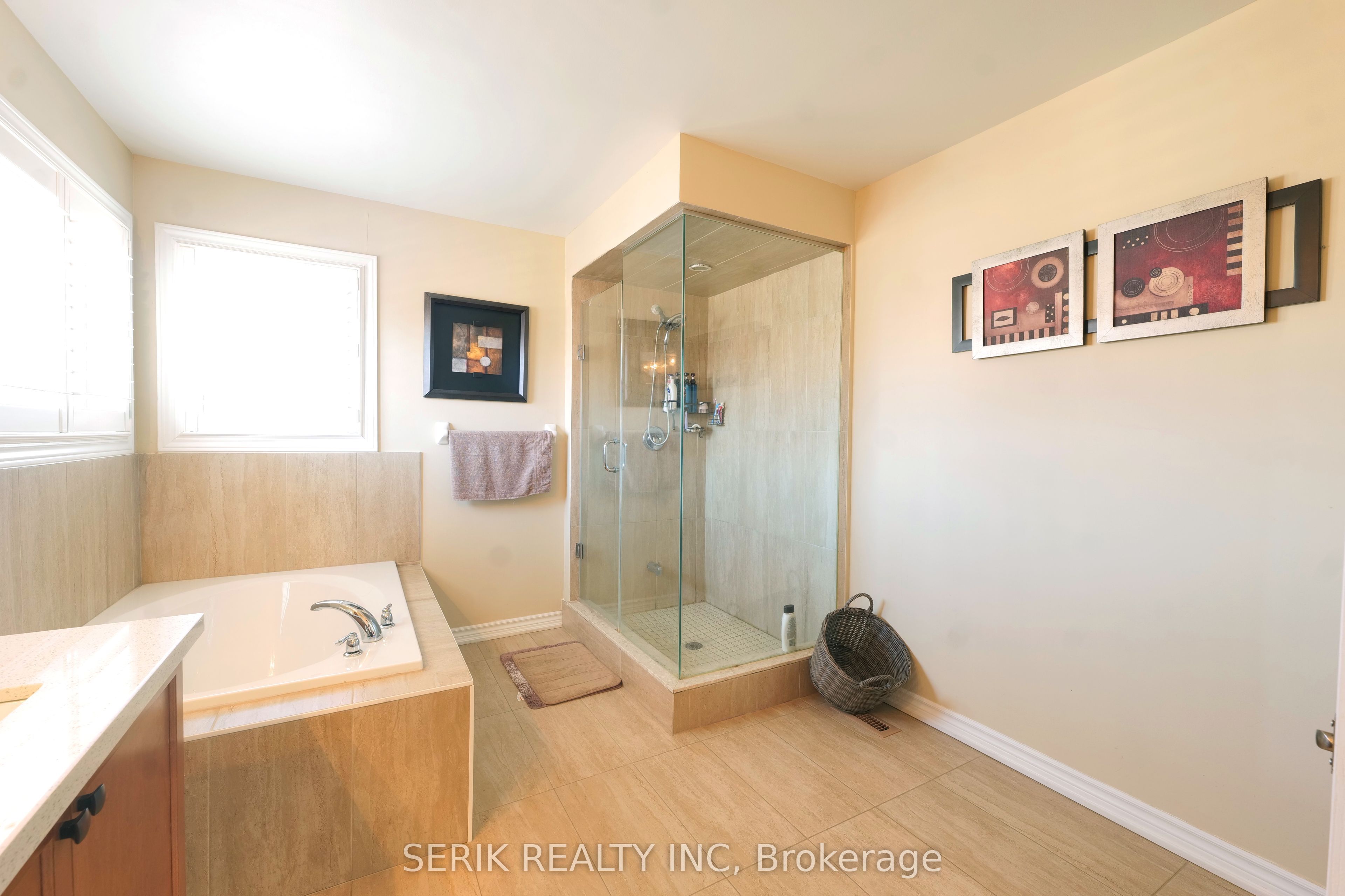 12 Gunning Crescent E Property Photo 10