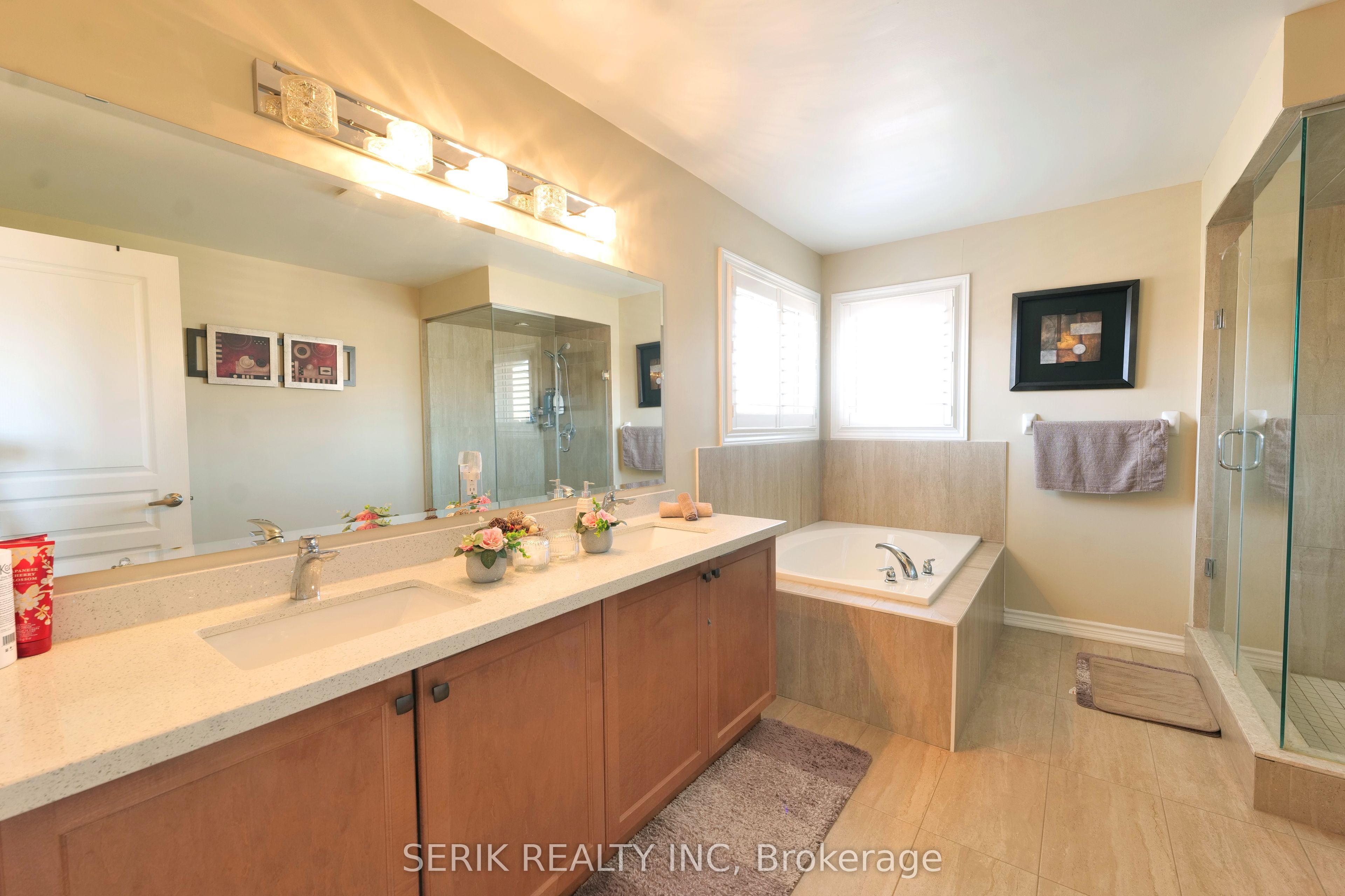 12 Gunning Crescent E Property Photo 11