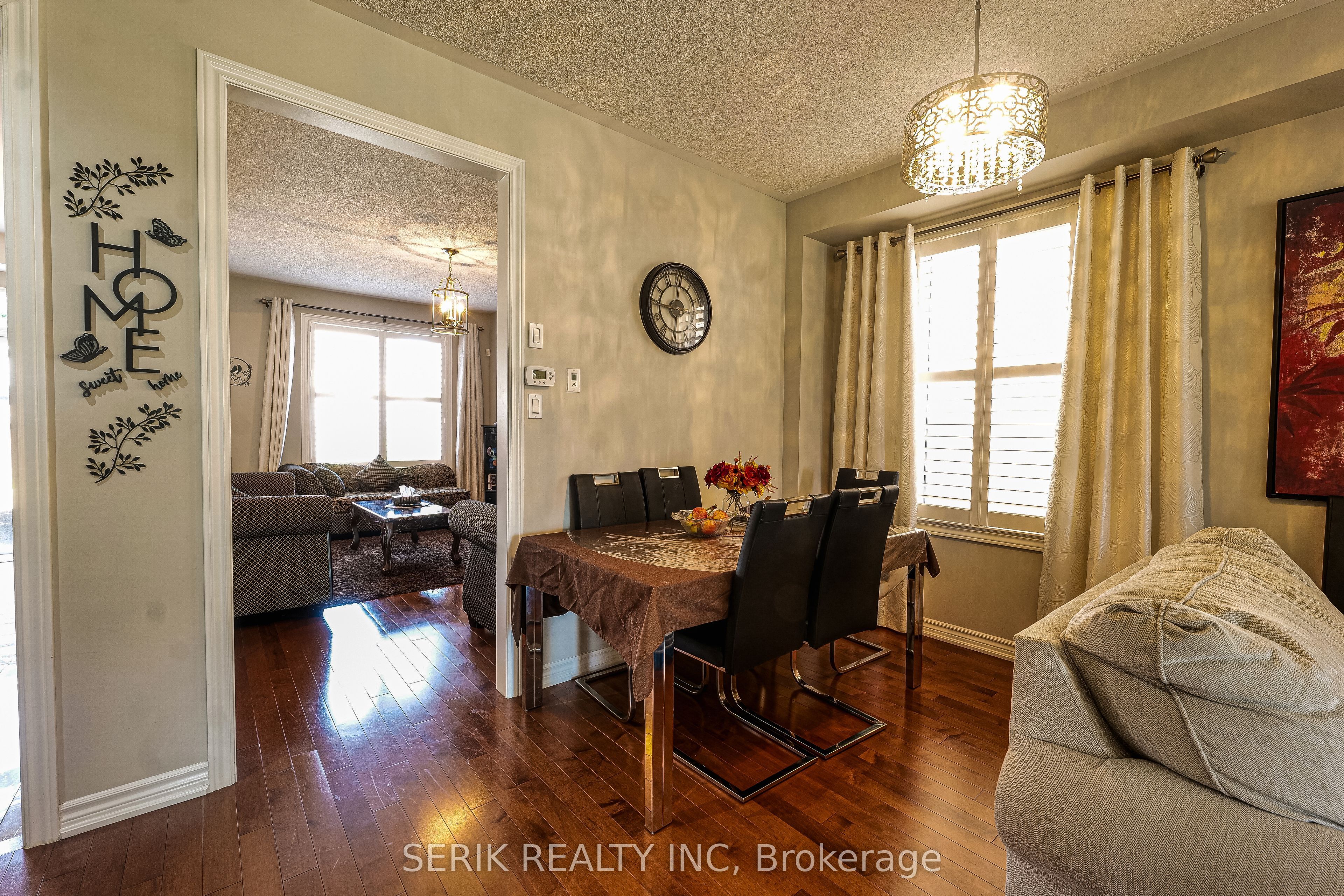 12 Gunning Crescent E Property Photo 15