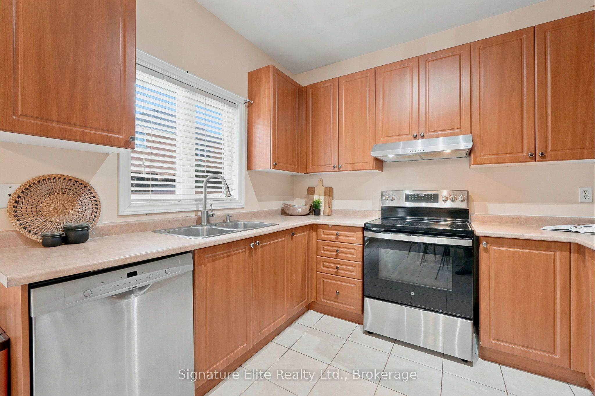 211 Lageer Drive Property Photo 14