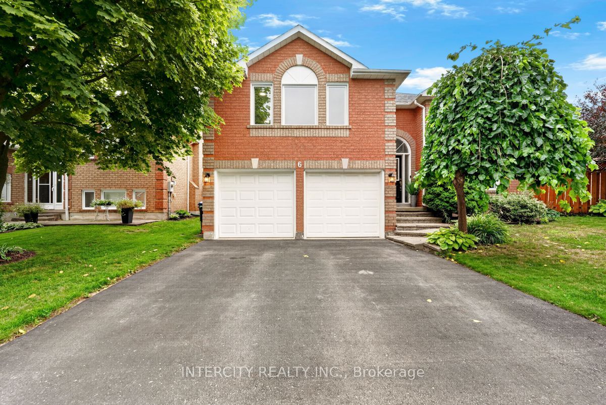 6 Compton Crescent Property Photo 1