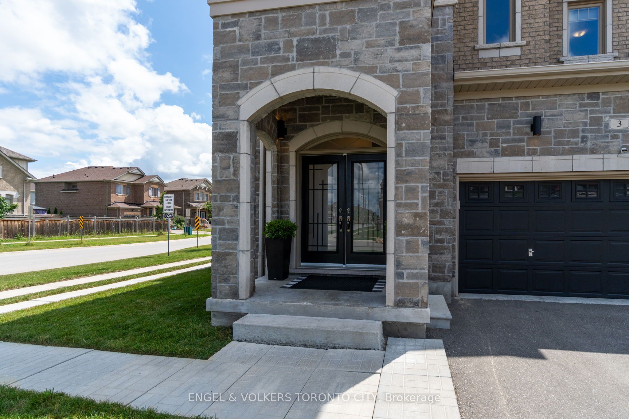 3 Arnold Crescent Property Photo 7