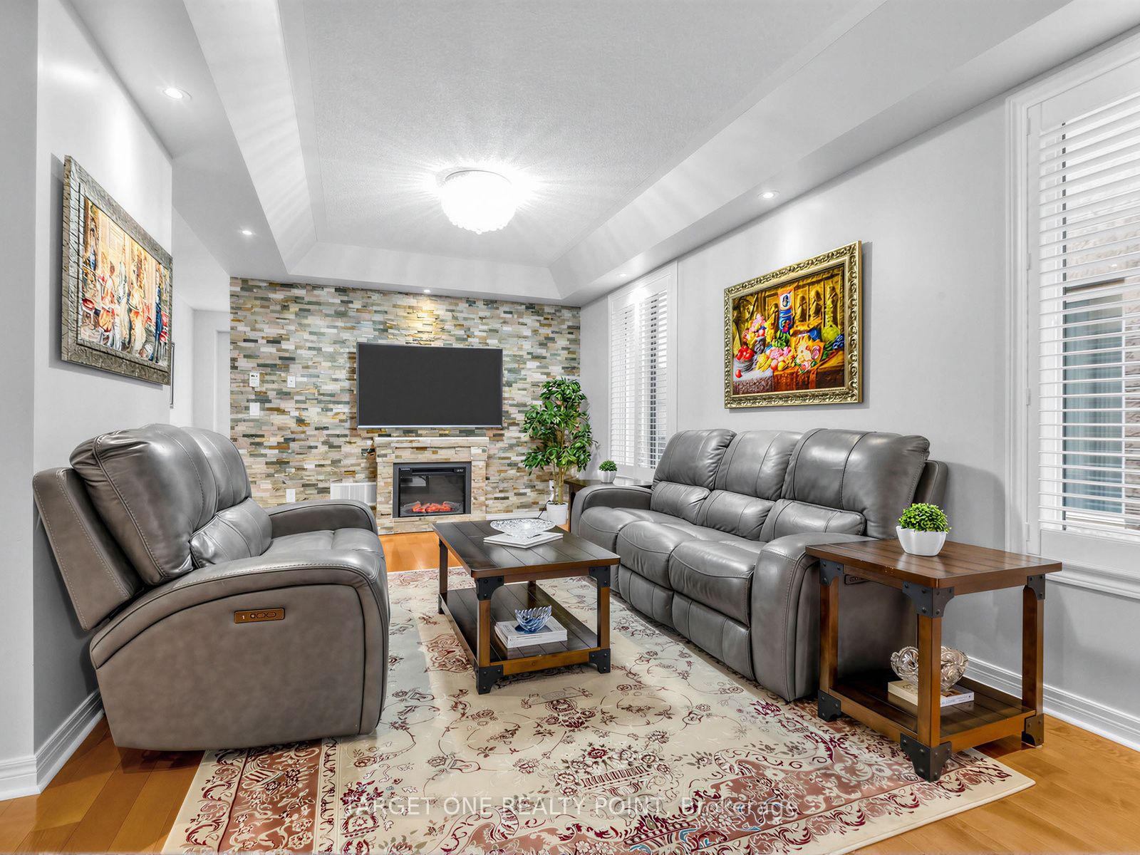 39 Riding Mountain Drive Property Photo 6
