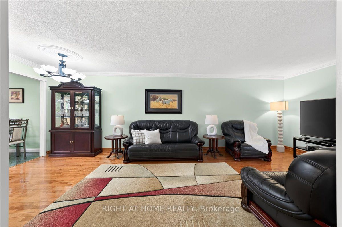 72 Rejane Crescent Property Photo 6