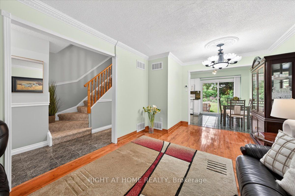 72 Rejane Crescent Property Photo 9