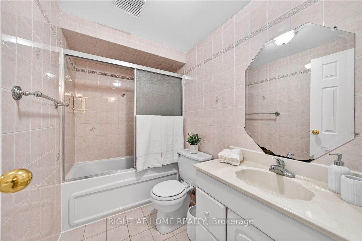 72 Rejane Crescent Property Photo 16