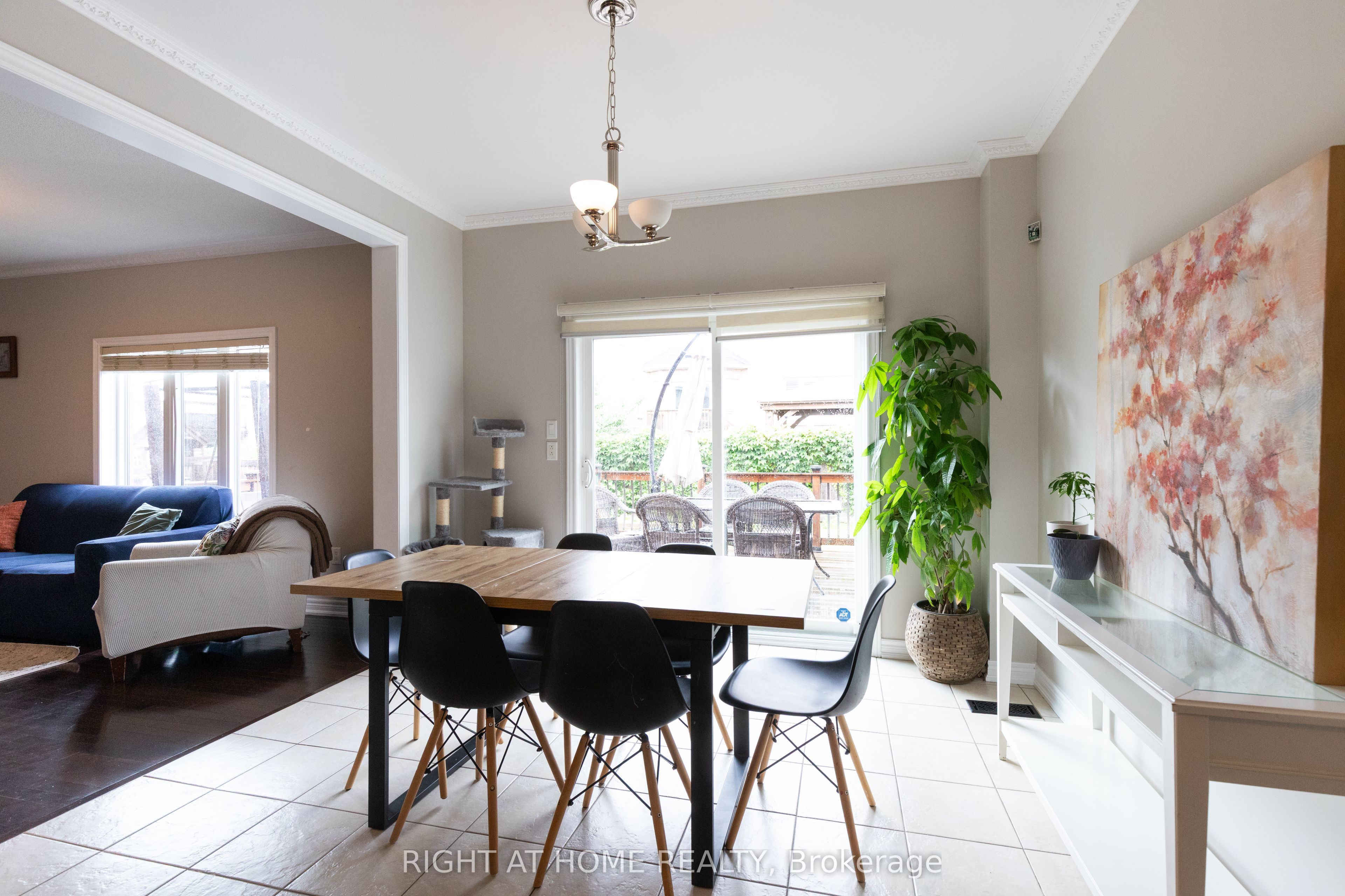 182 Maurier Boulevard Property Photo 6