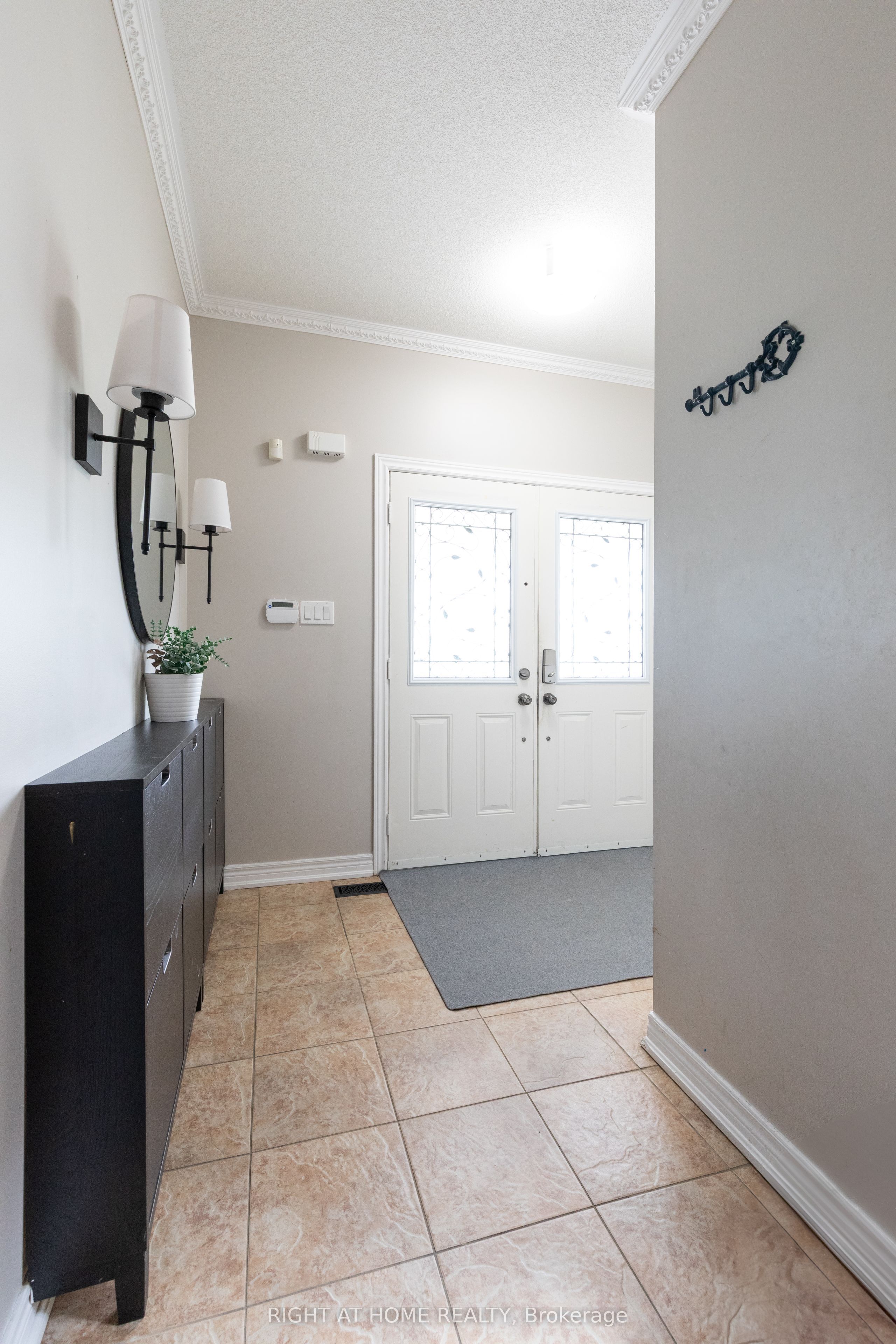 182 Maurier Boulevard Property Photo 13
