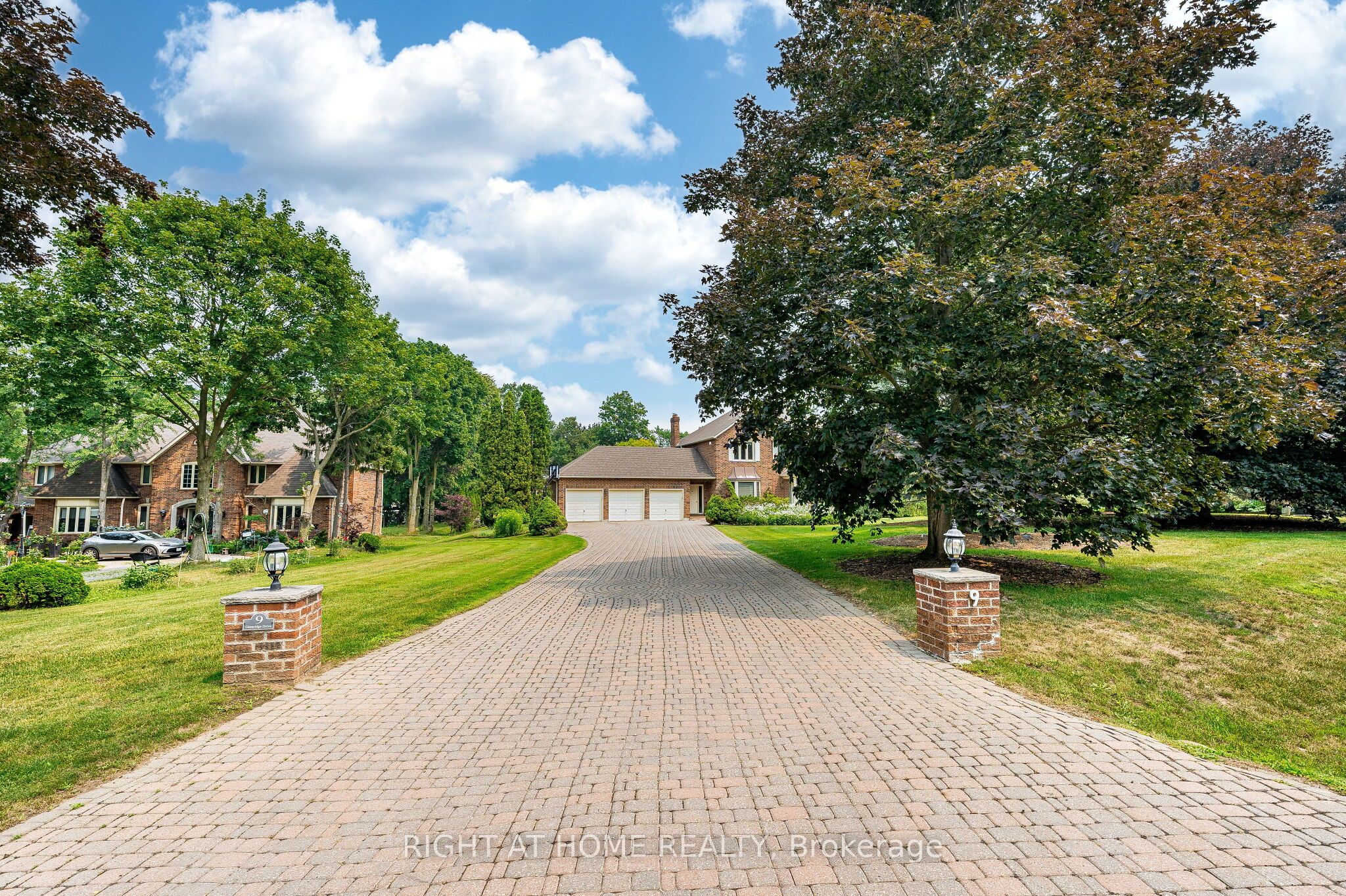 9 Glenridge Drive Property Photo 3