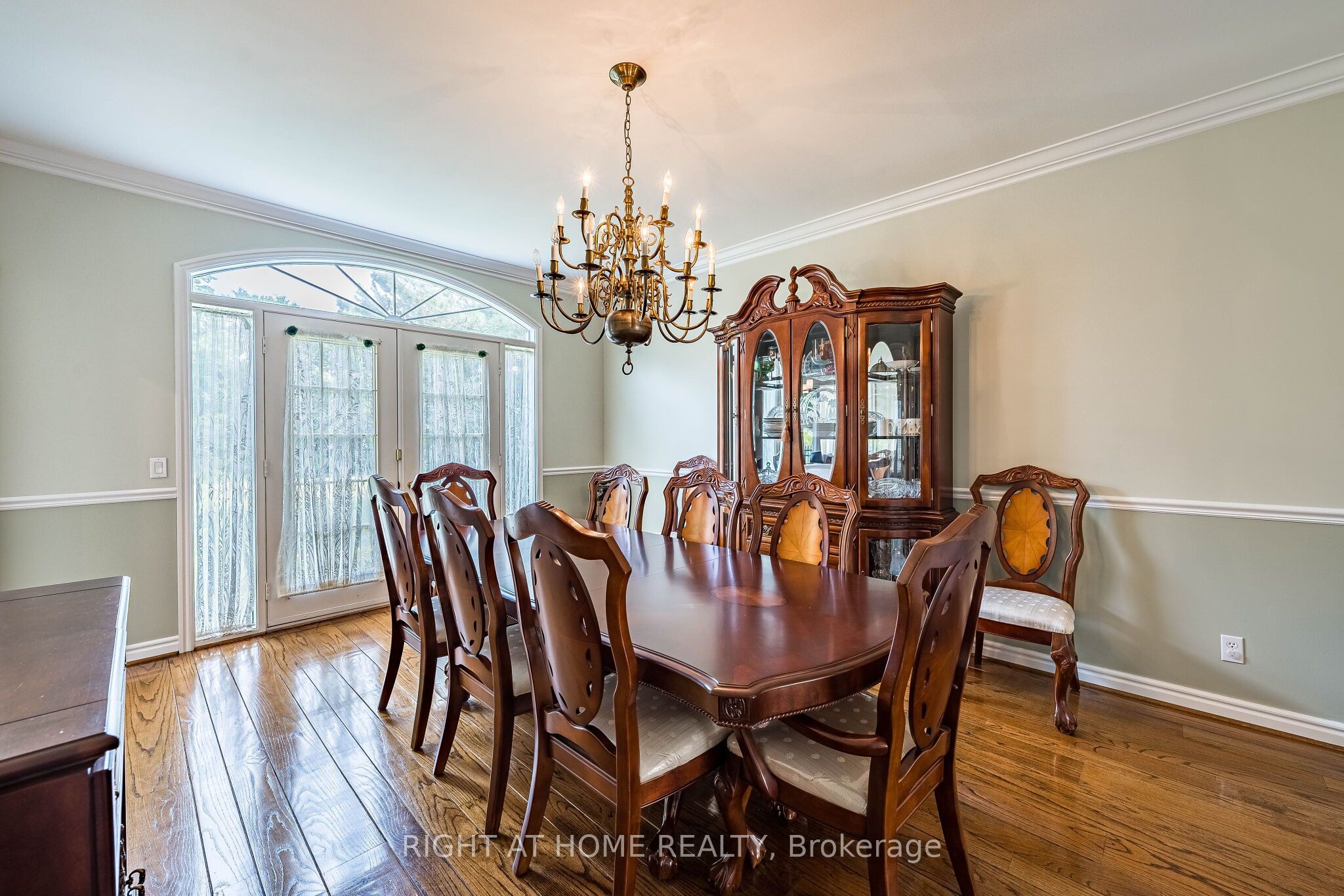 9 Glenridge Drive Property Photo 13