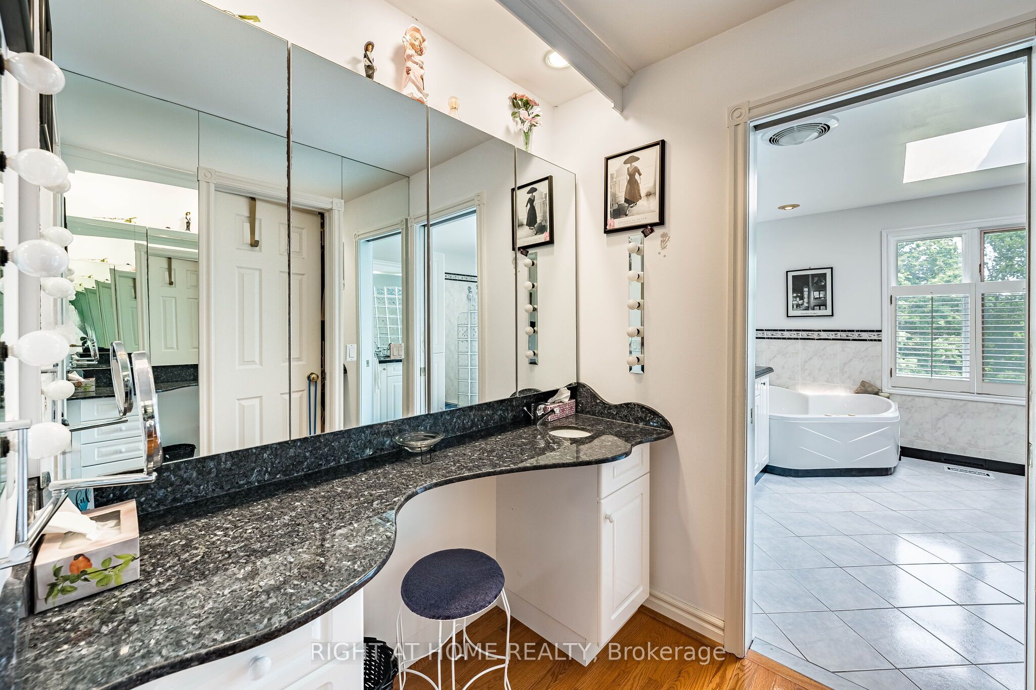 9 Glenridge Drive Property Photo 25