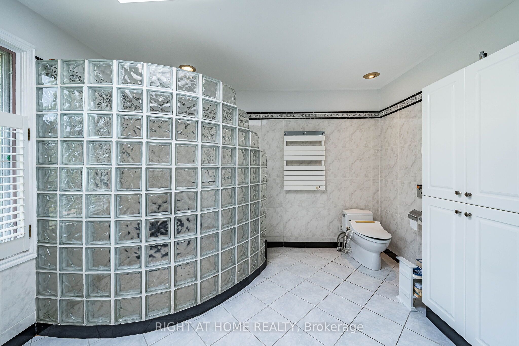 9 Glenridge Drive Property Photo 27