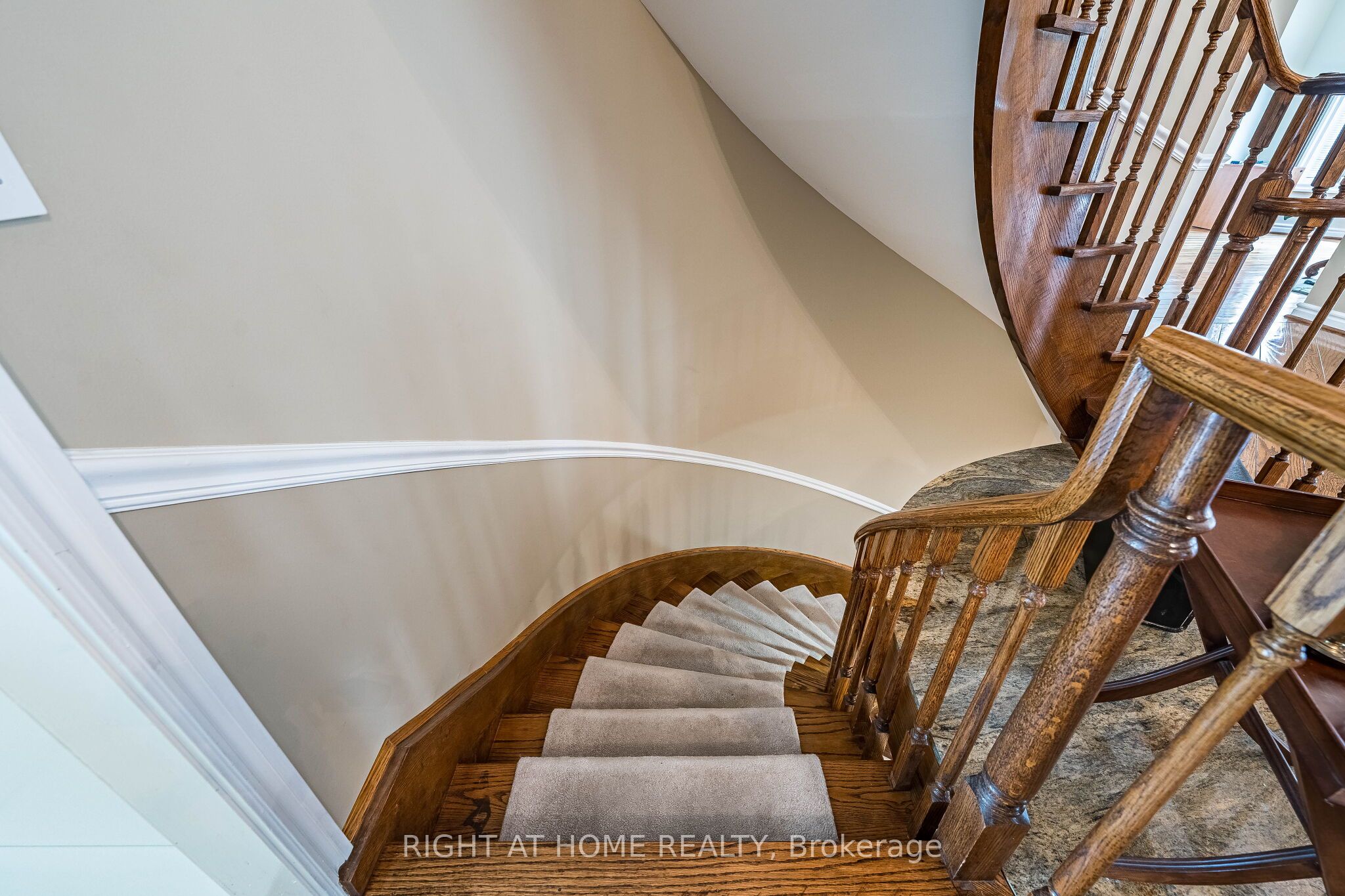 9 Glenridge Drive Property Photo 31