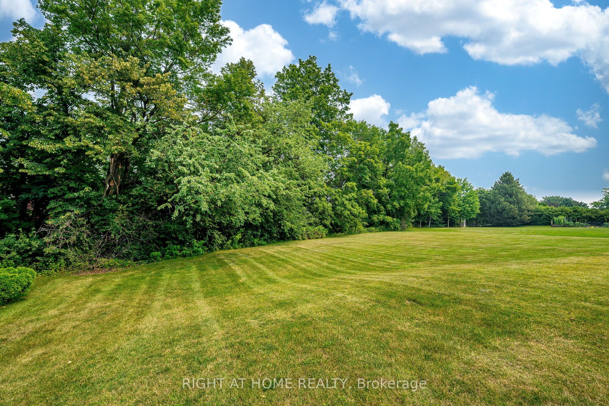 9 Glenridge Drive Property Photo 41