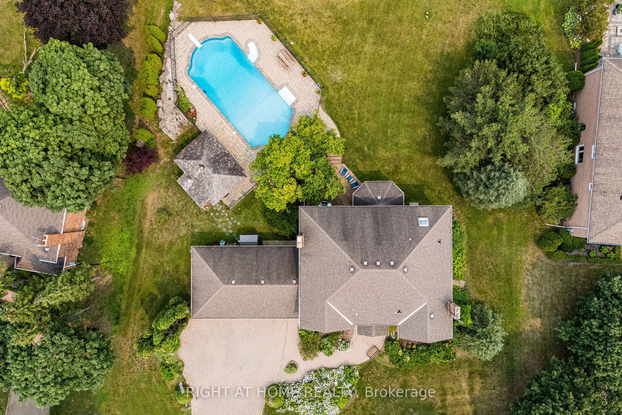 9 Glenridge Drive Property Photo 45