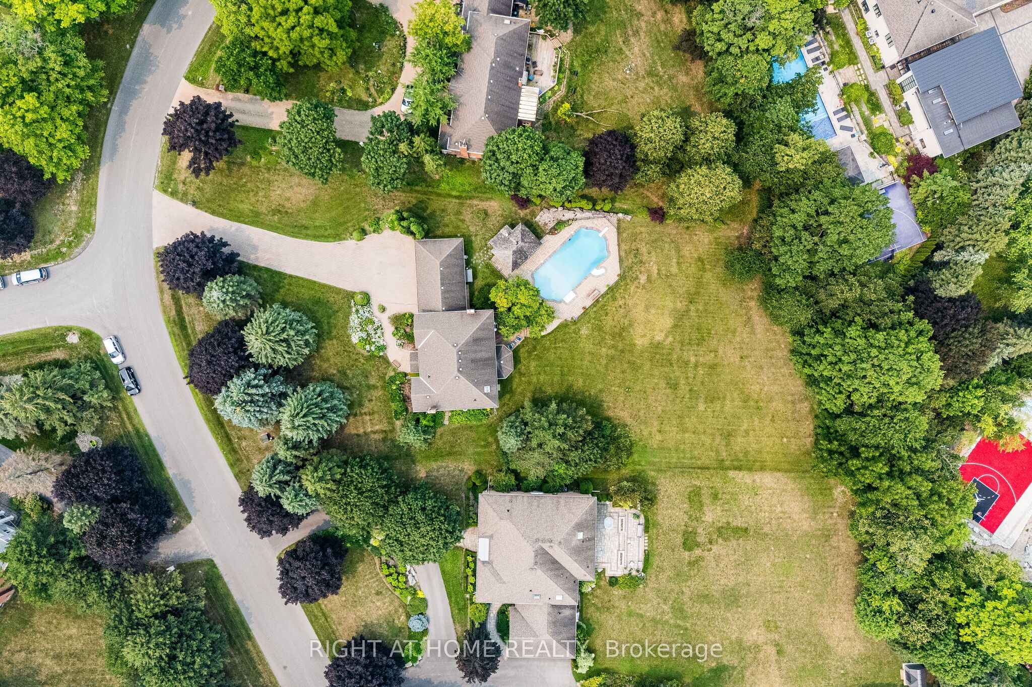 9 Glenridge Drive Property Photo 47