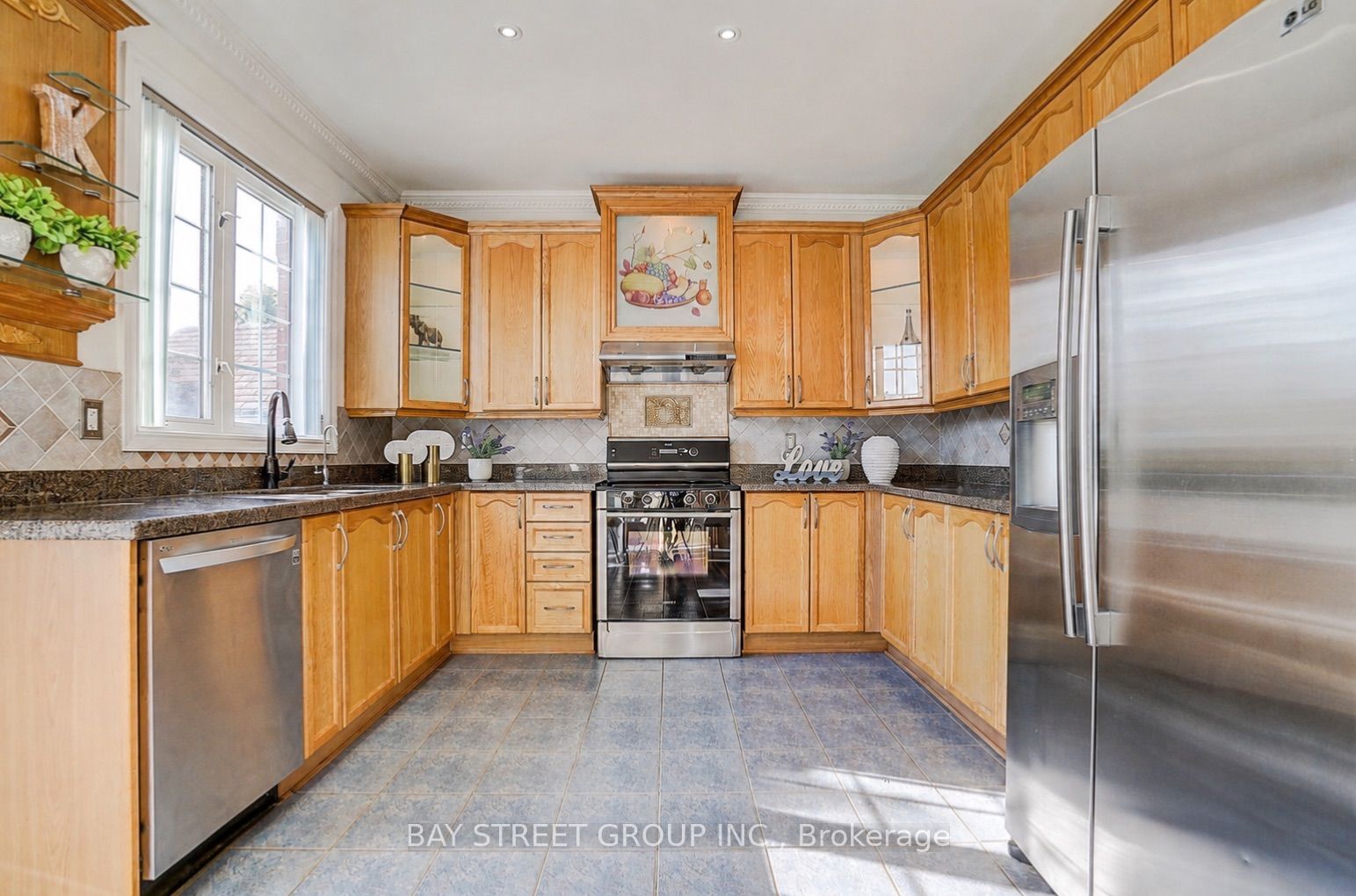 57 Gail Parks Crescent Property Photo 6