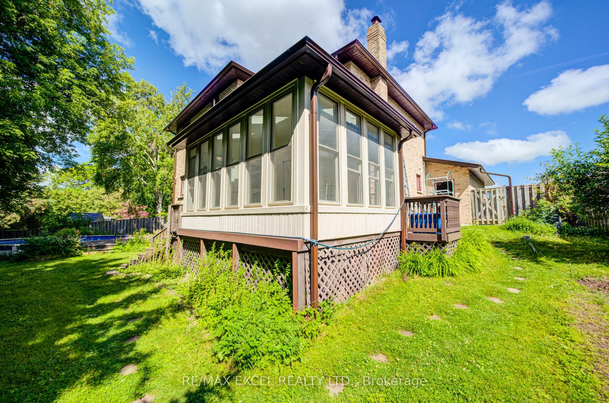 104 Lambeth Court Property Photo 44