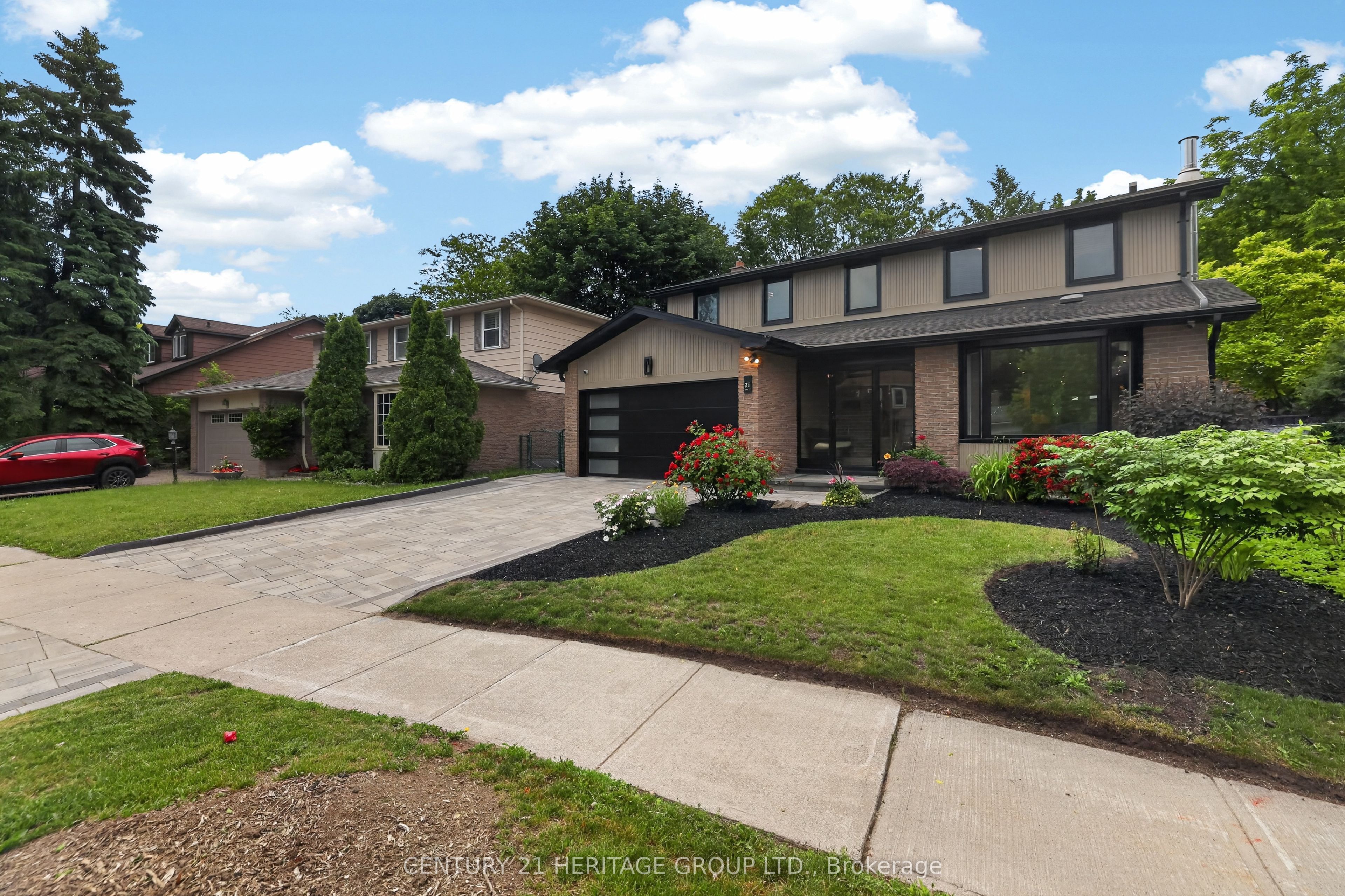 28 Innis Crescent Property Photo 5