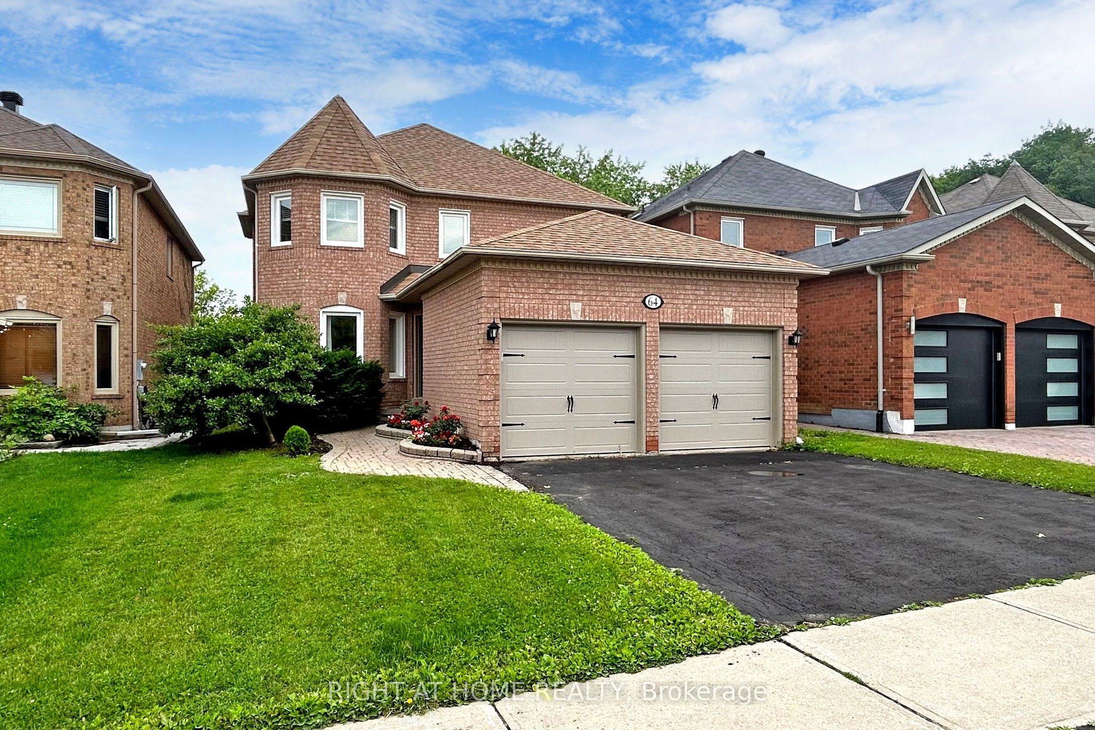 64 Larratt Lane Property Photo 1