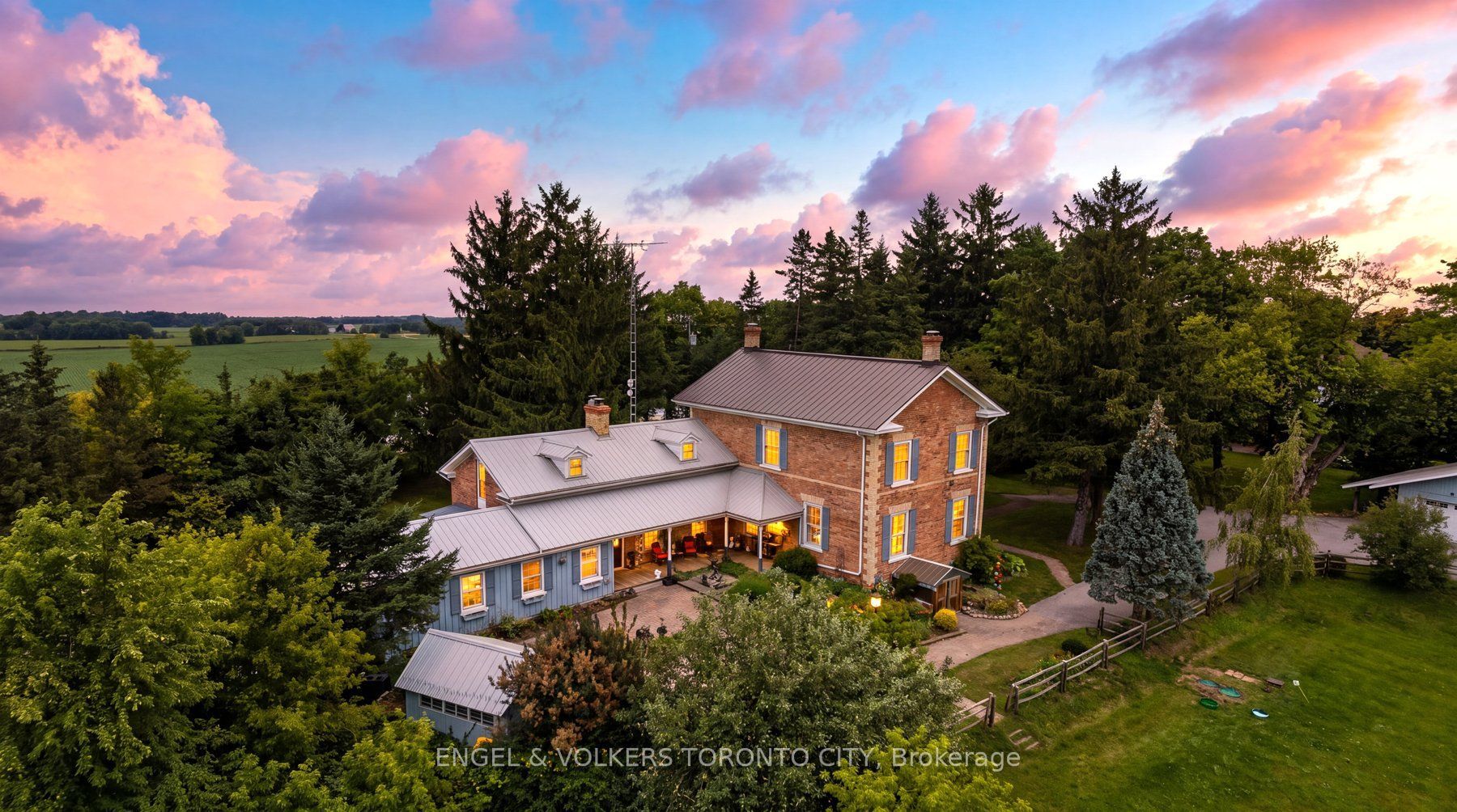 4421 5th Line Property Photo 1