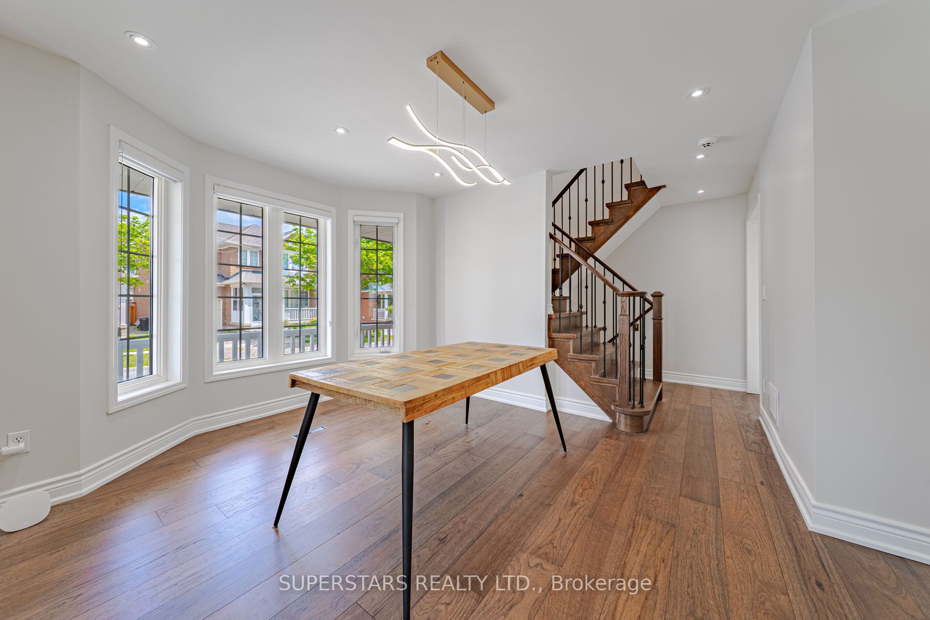 45 Tower Bridge Crescent Property Photo 12