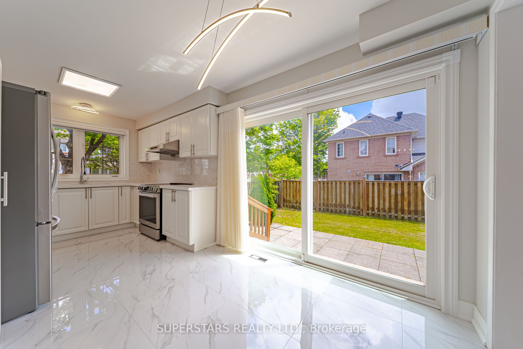 45 Tower Bridge Crescent Property Photo 14
