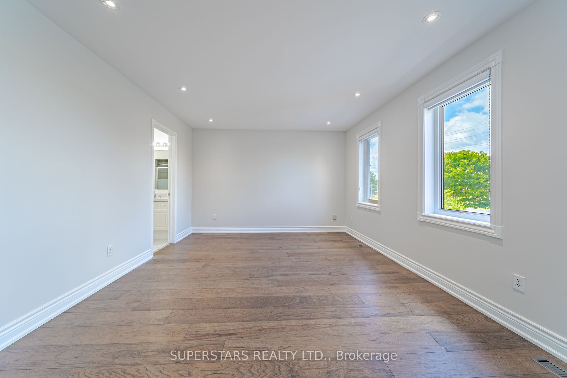 45 Tower Bridge Crescent Property Photo 23