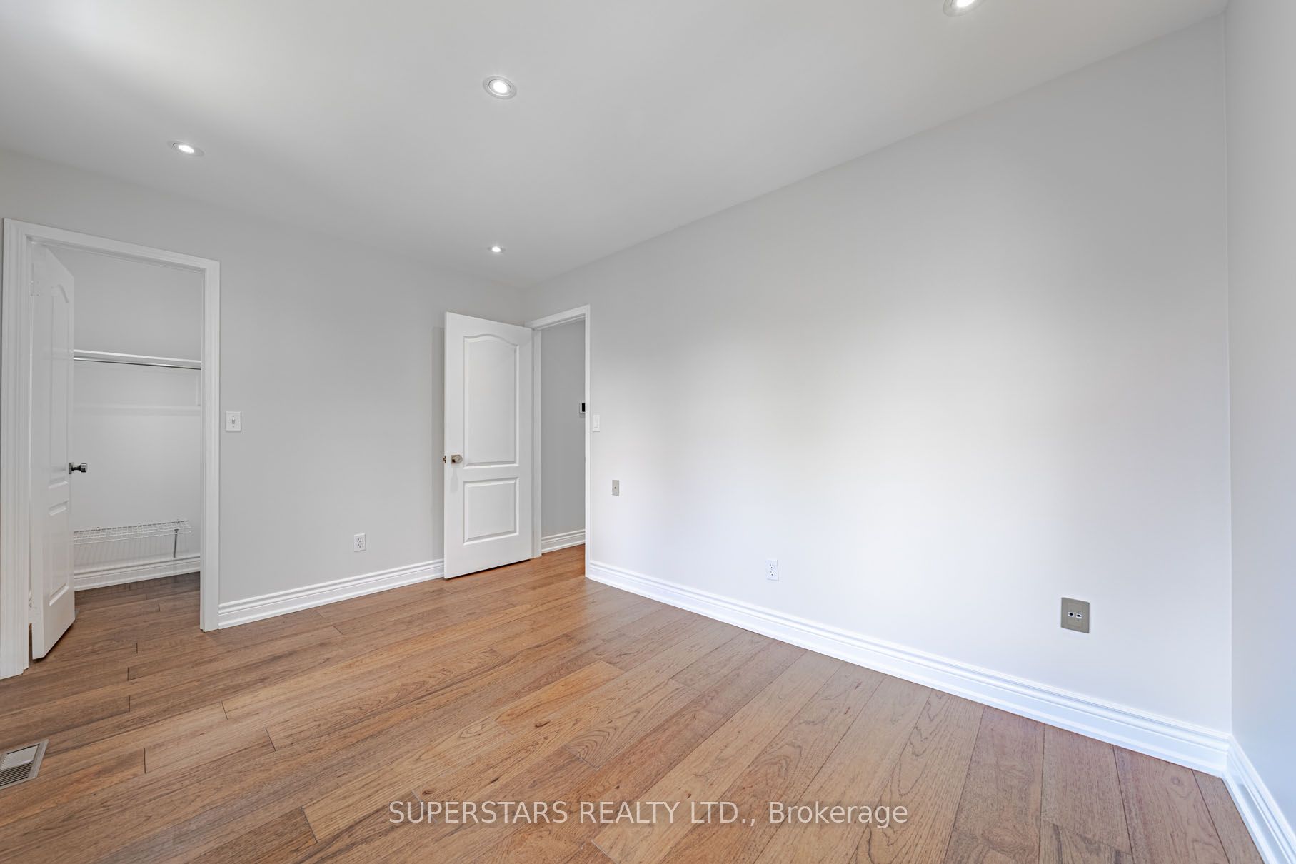45 Tower Bridge Crescent Property Photo 32