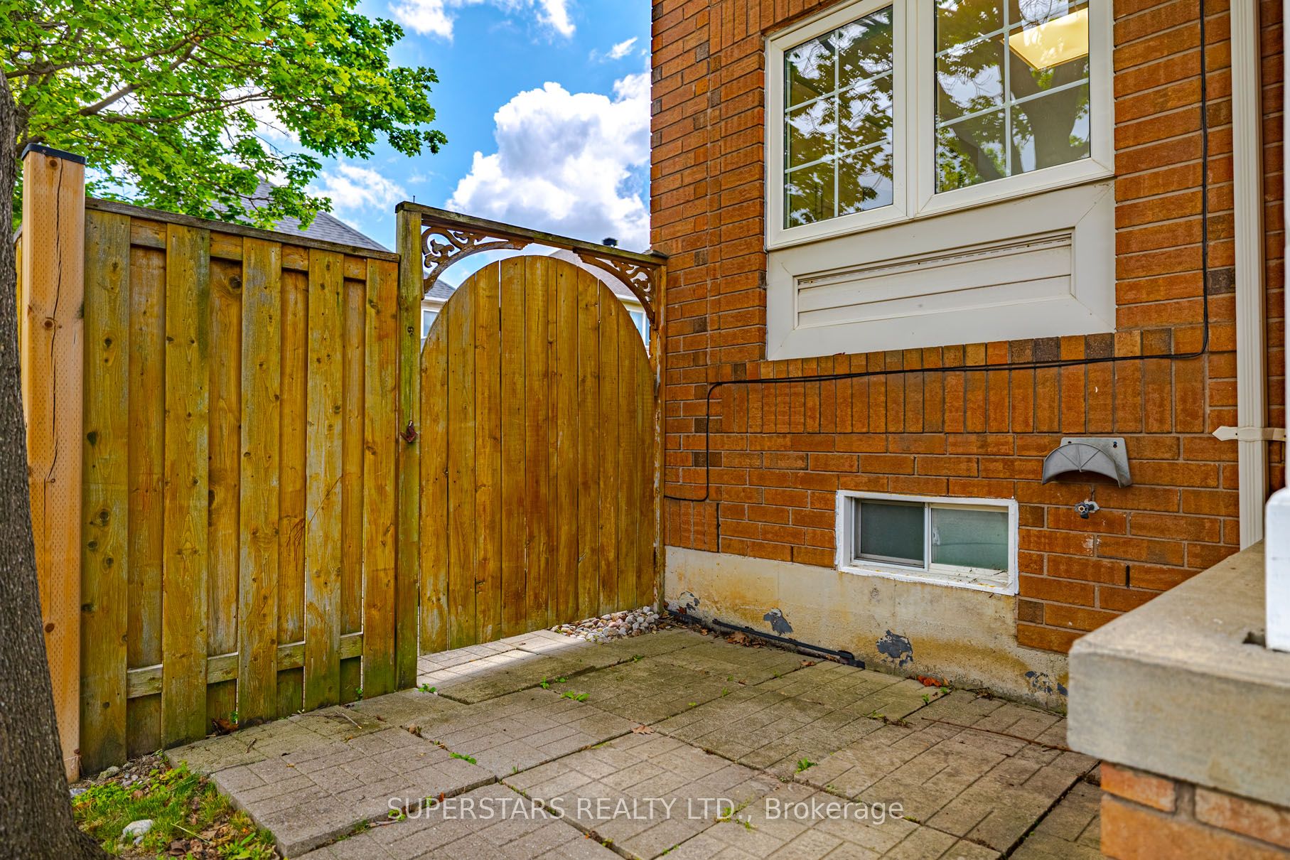 45 Tower Bridge Crescent Property Photo 47