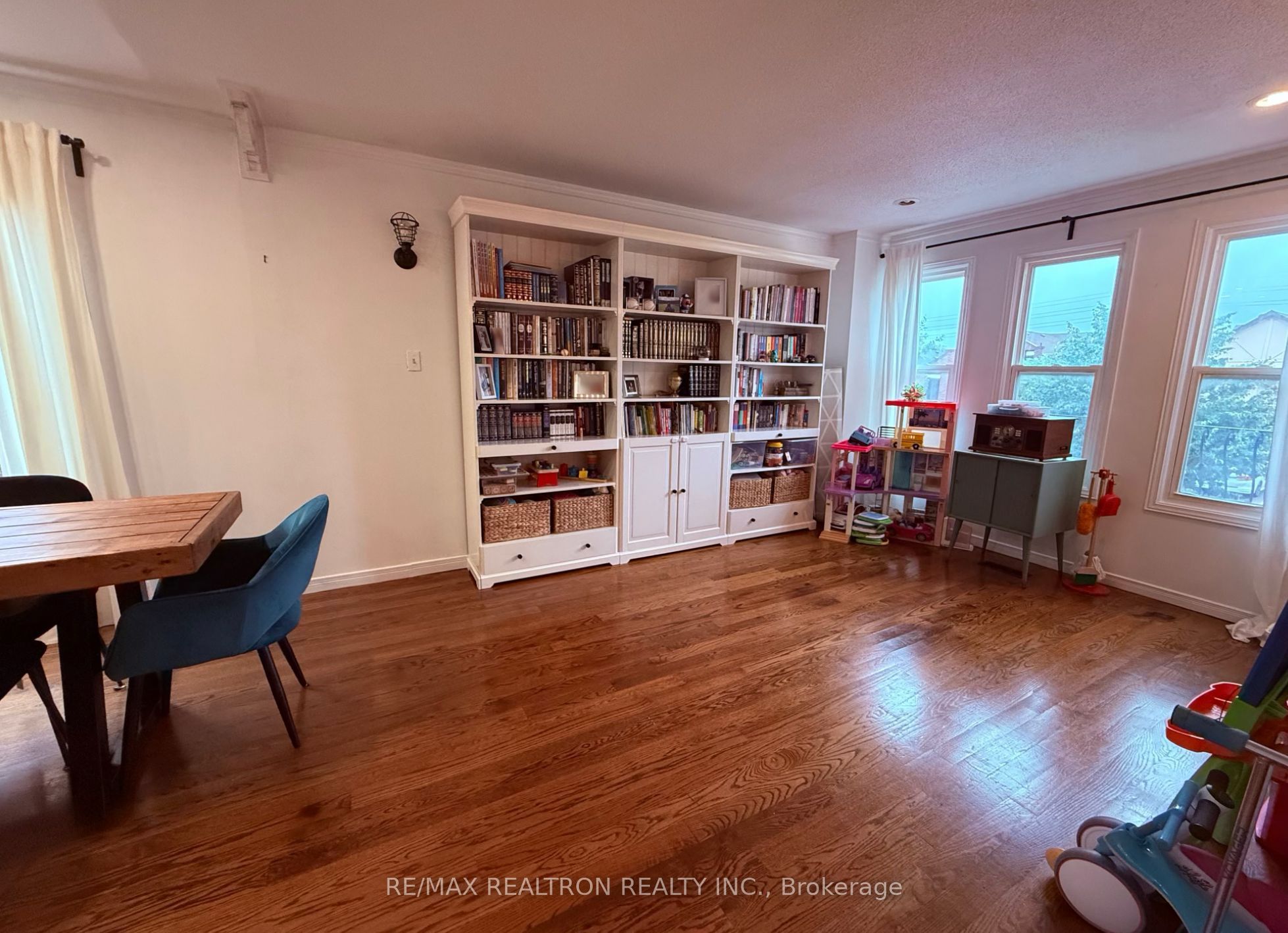 44 Roxborough Lane Property Photo 5