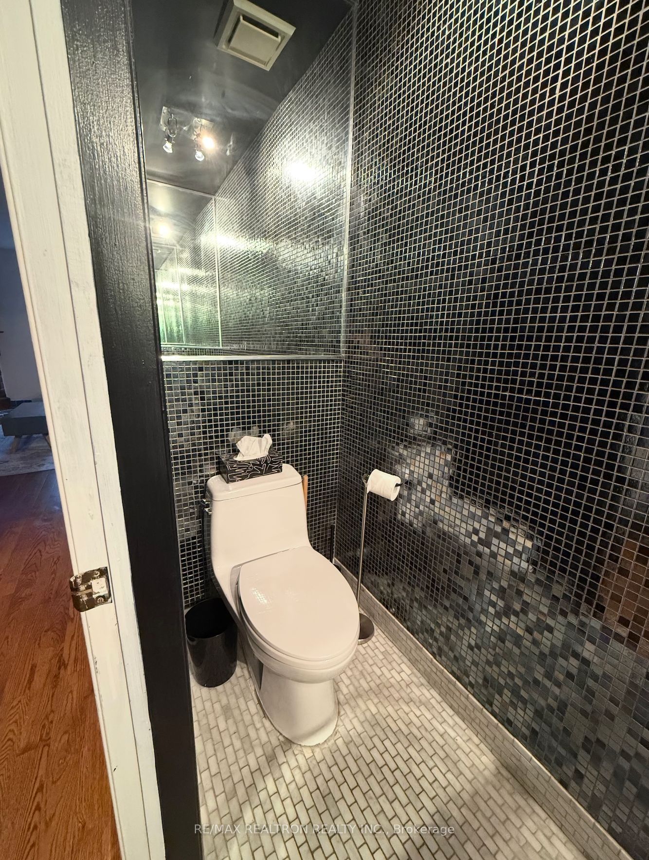44 Roxborough Lane Property Photo 10