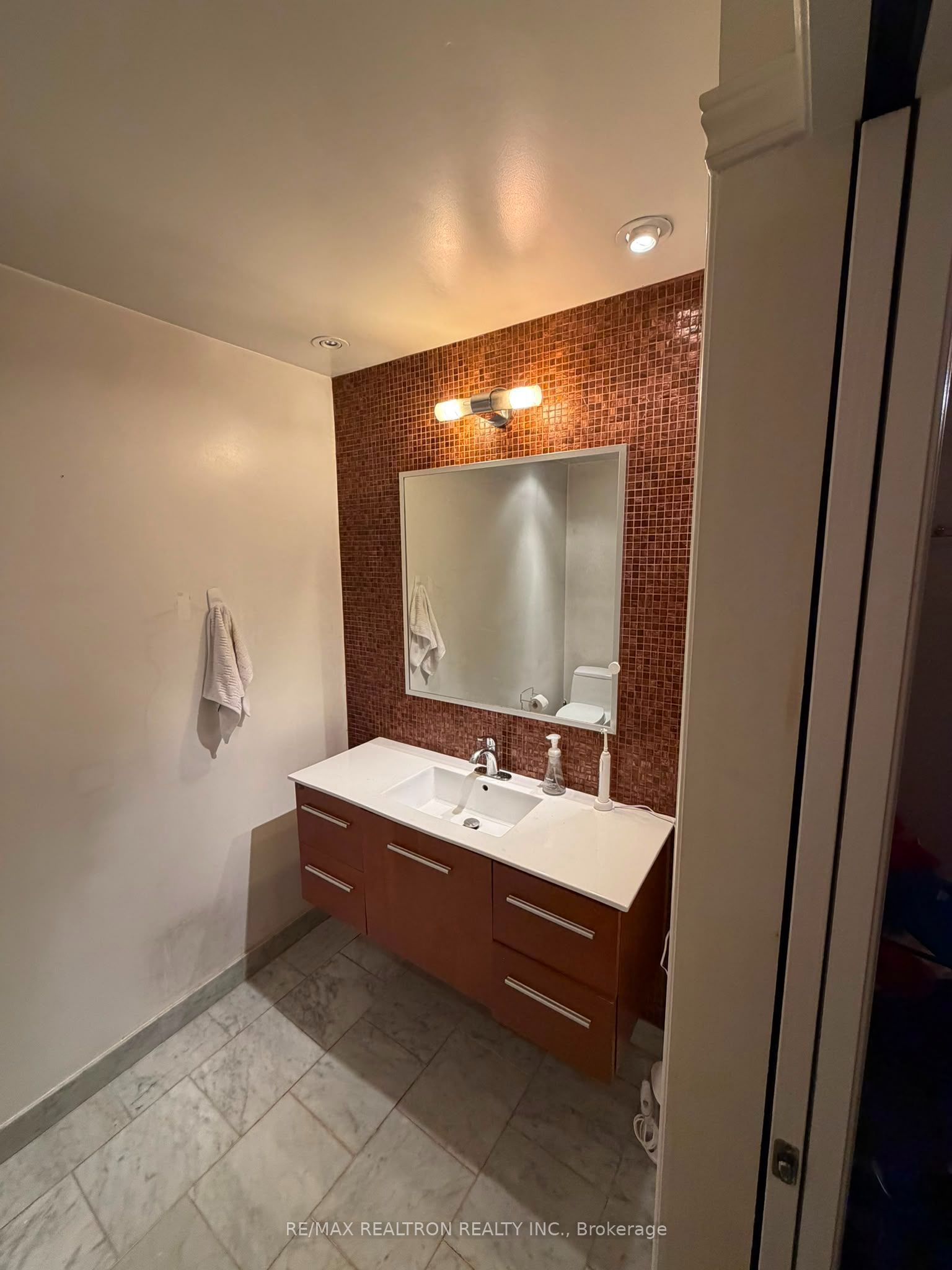 44 Roxborough Lane Property Photo 32