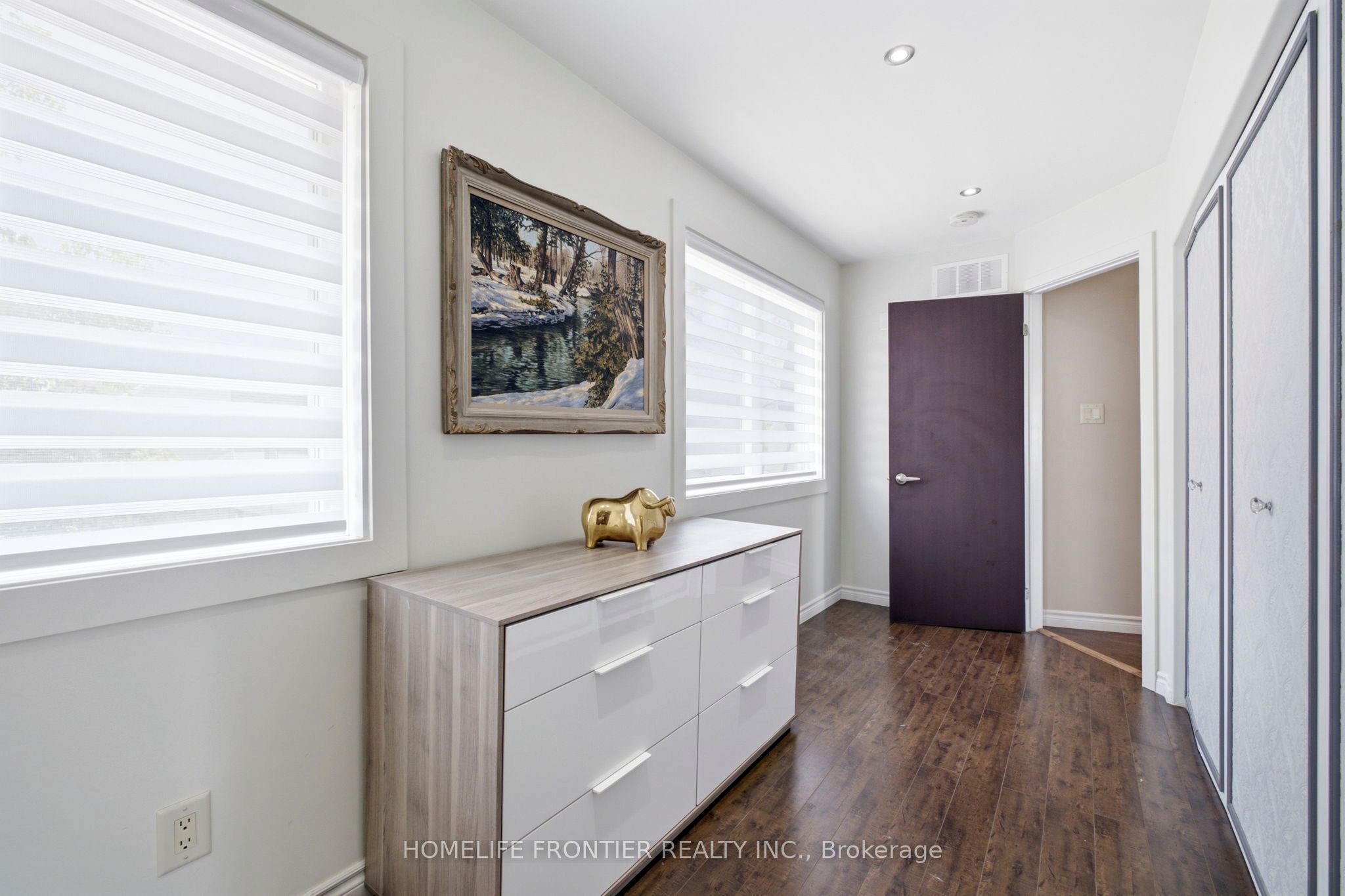 813 Lake Drive E Property Photo 23