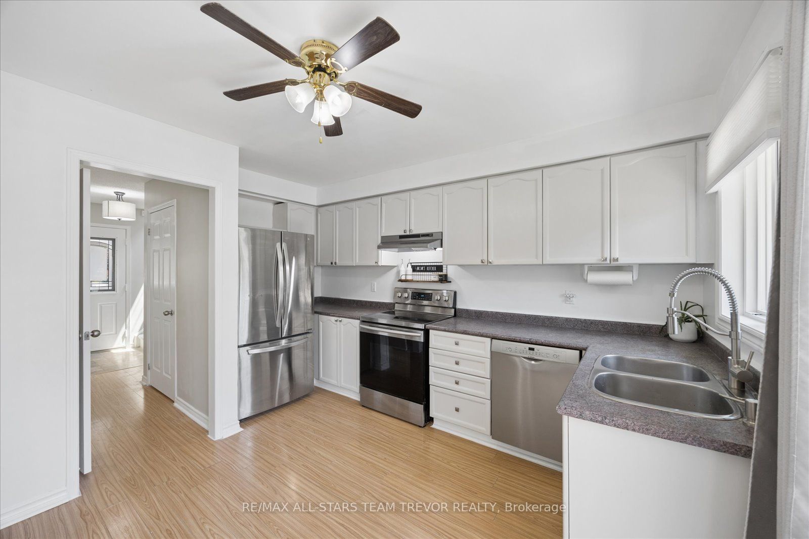 98 Carrick Avenue Property Photo 2
