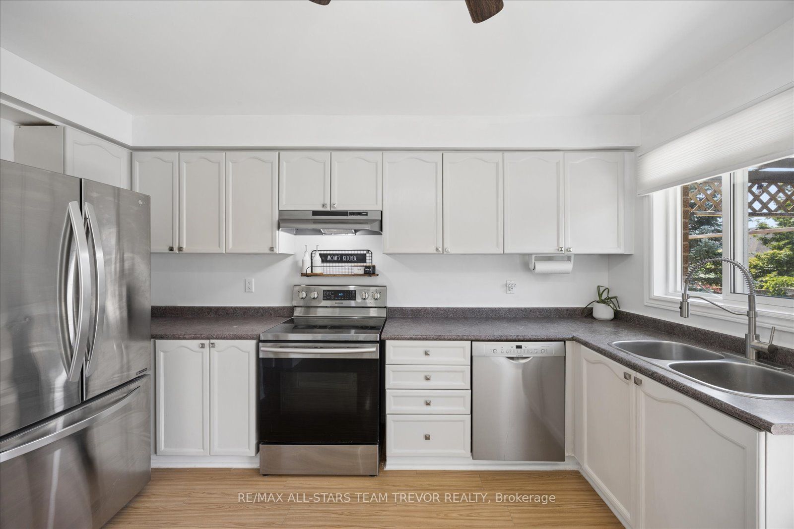 98 Carrick Avenue Property Photo 3