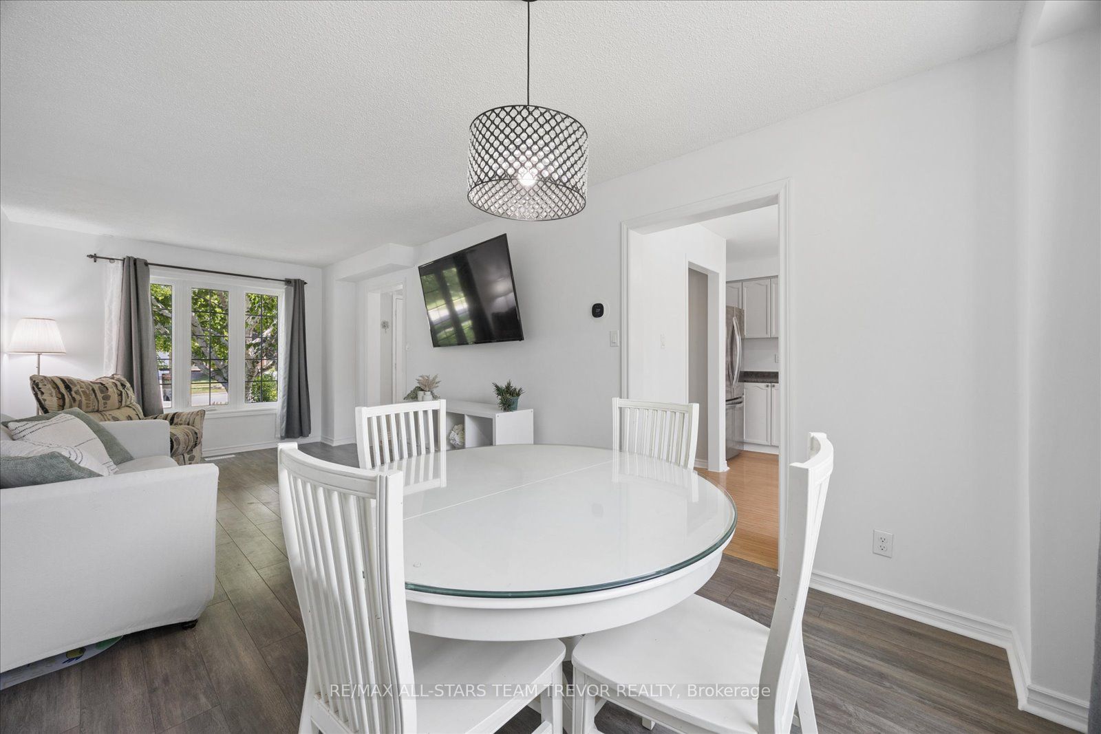 98 Carrick Avenue Property Photo 8