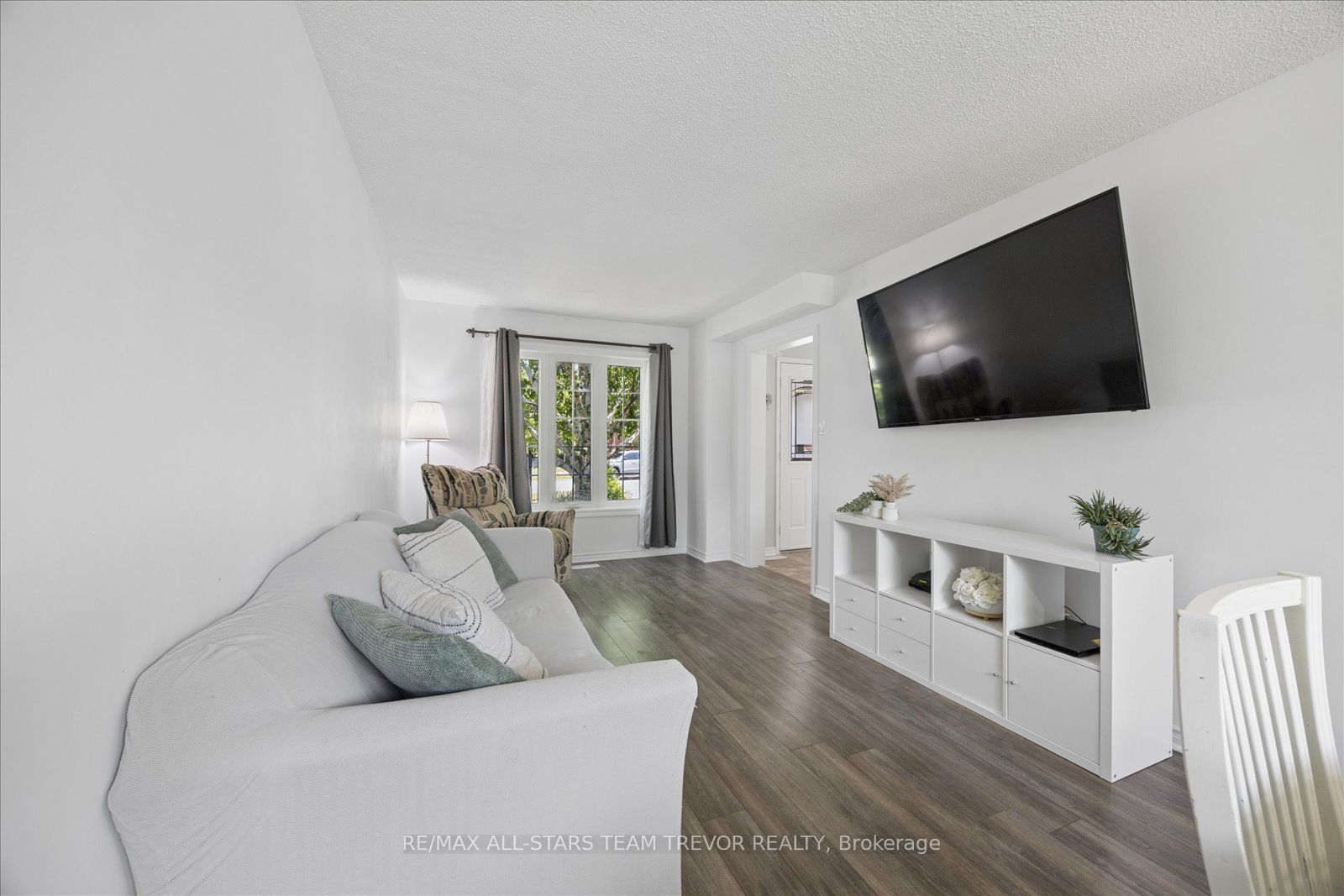 98 Carrick Avenue Property Photo 9